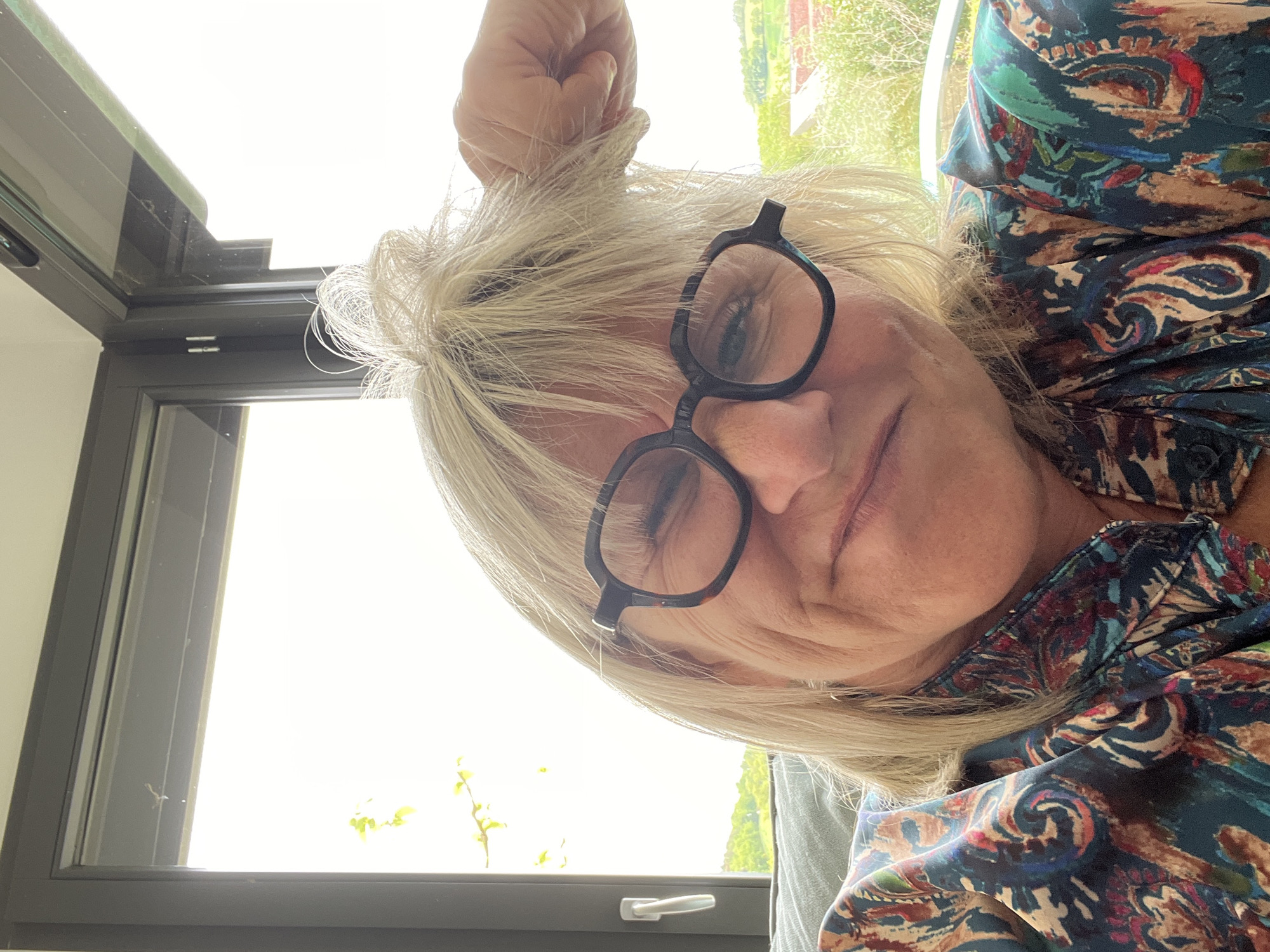 Woman photographed in close-up portraits in Chambœuf, France