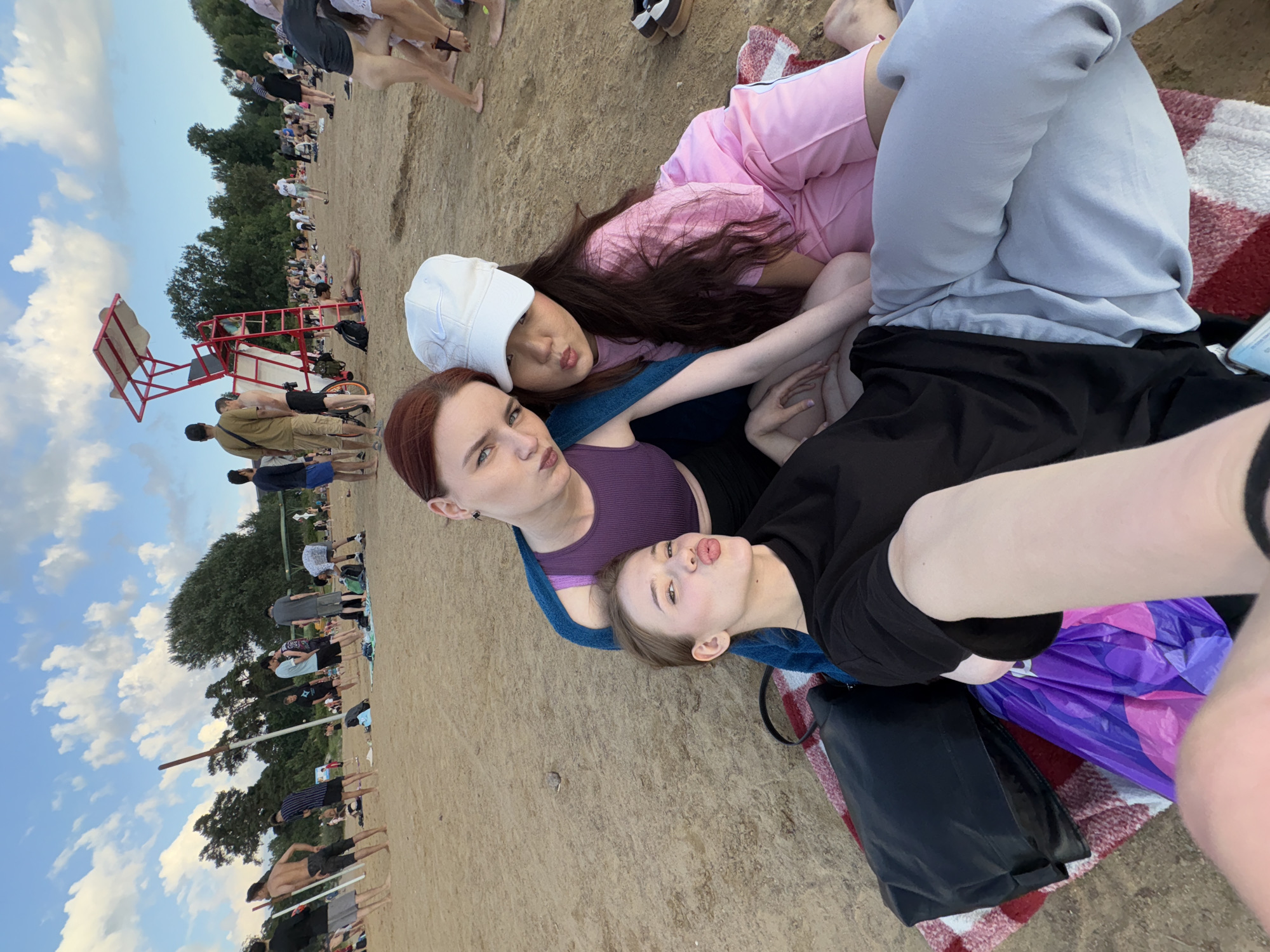 Beach hangout in Russia wraps up at golden hour
