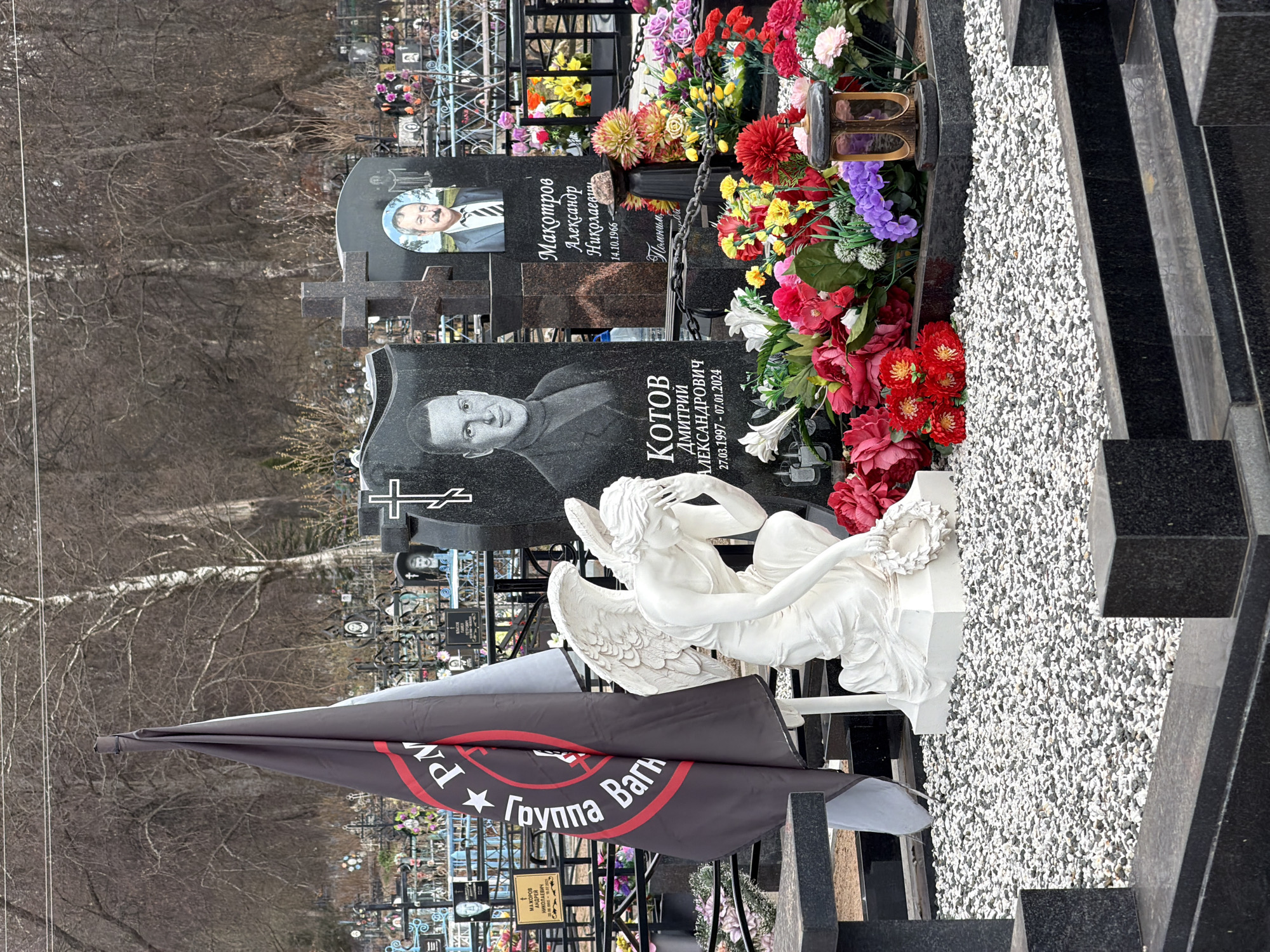 Cemetery visit documented in Bronnitsy, Russia
