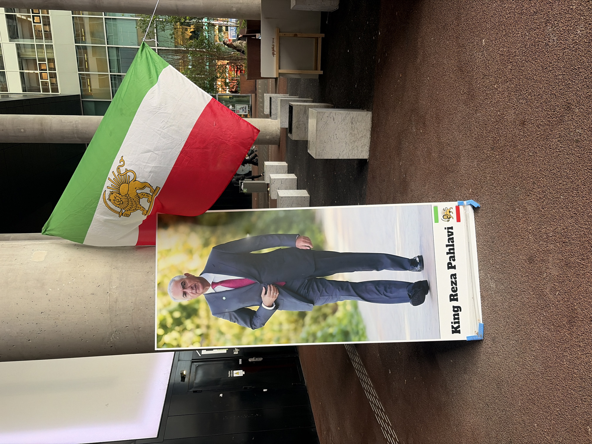 Iranian flag displayed in public square, The Hague