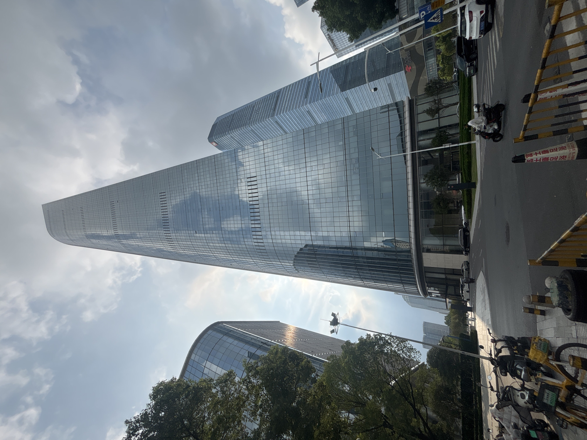 Morning street scenes around Suzhou Industrial Park's glass towers
