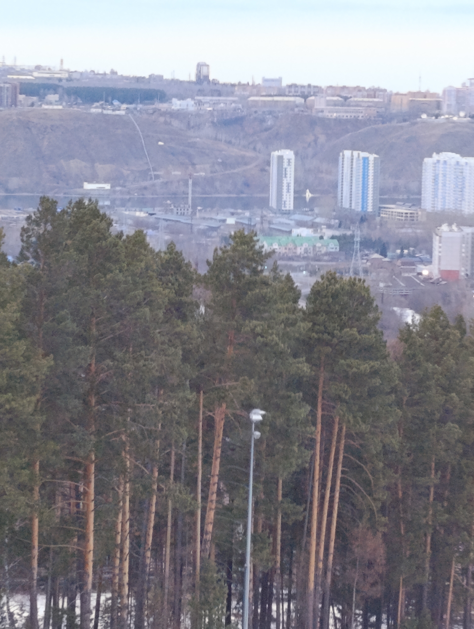 Ski resort activity and incident captured in Krasnoyarsk