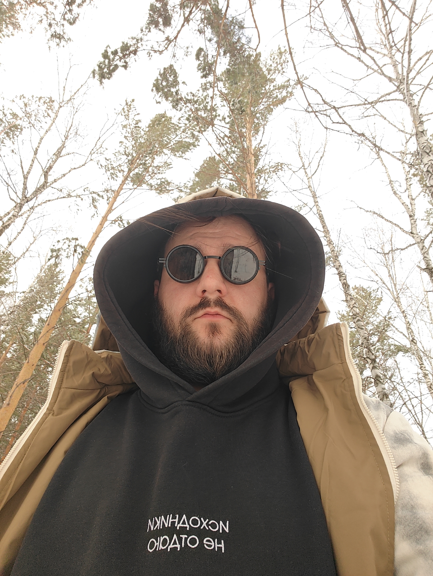 Morning snapshots captured around Krasnoyarsk show winter scenes, selfie
