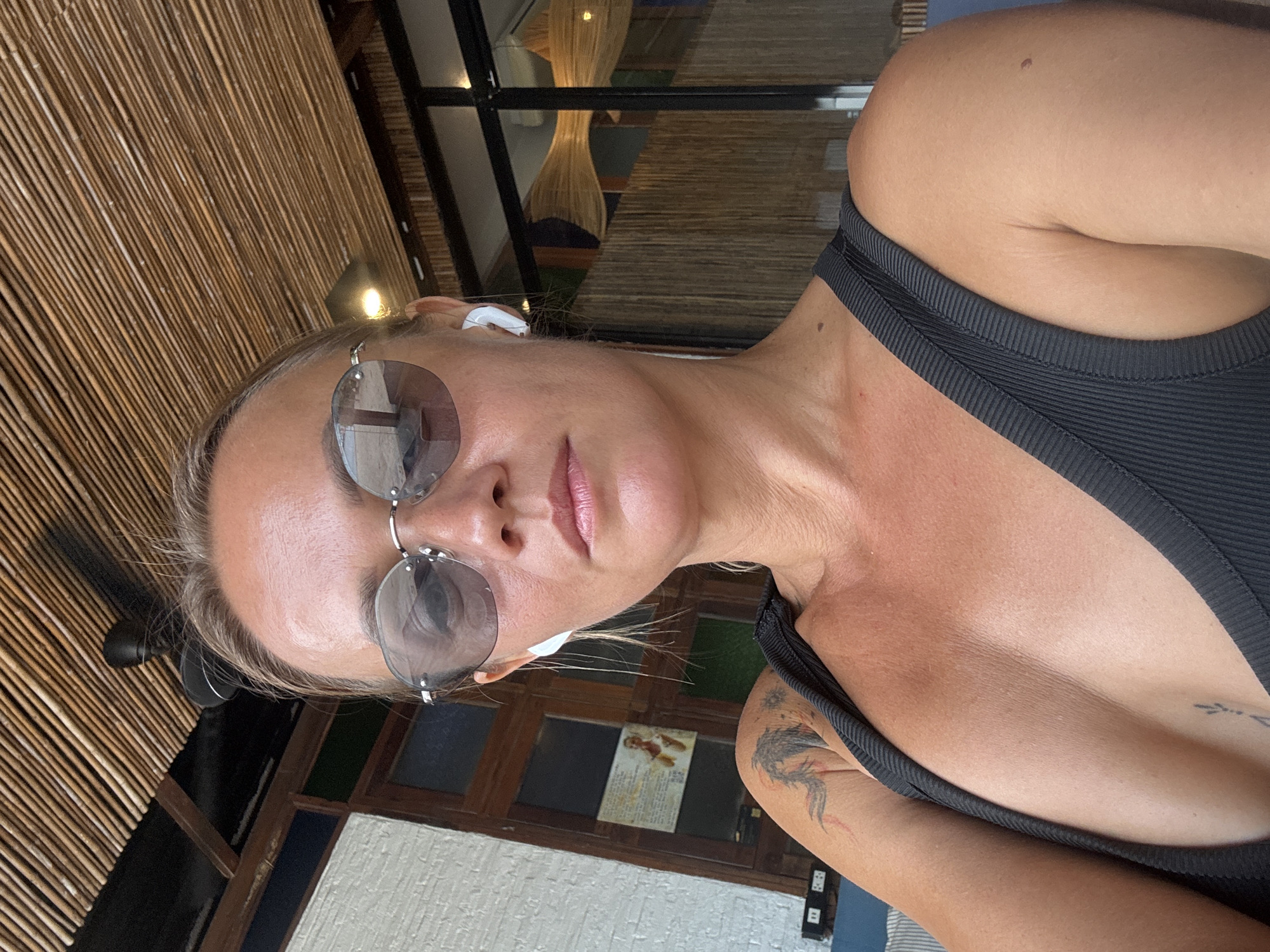 Beachside café afternoon on Ko Samui's waterfront