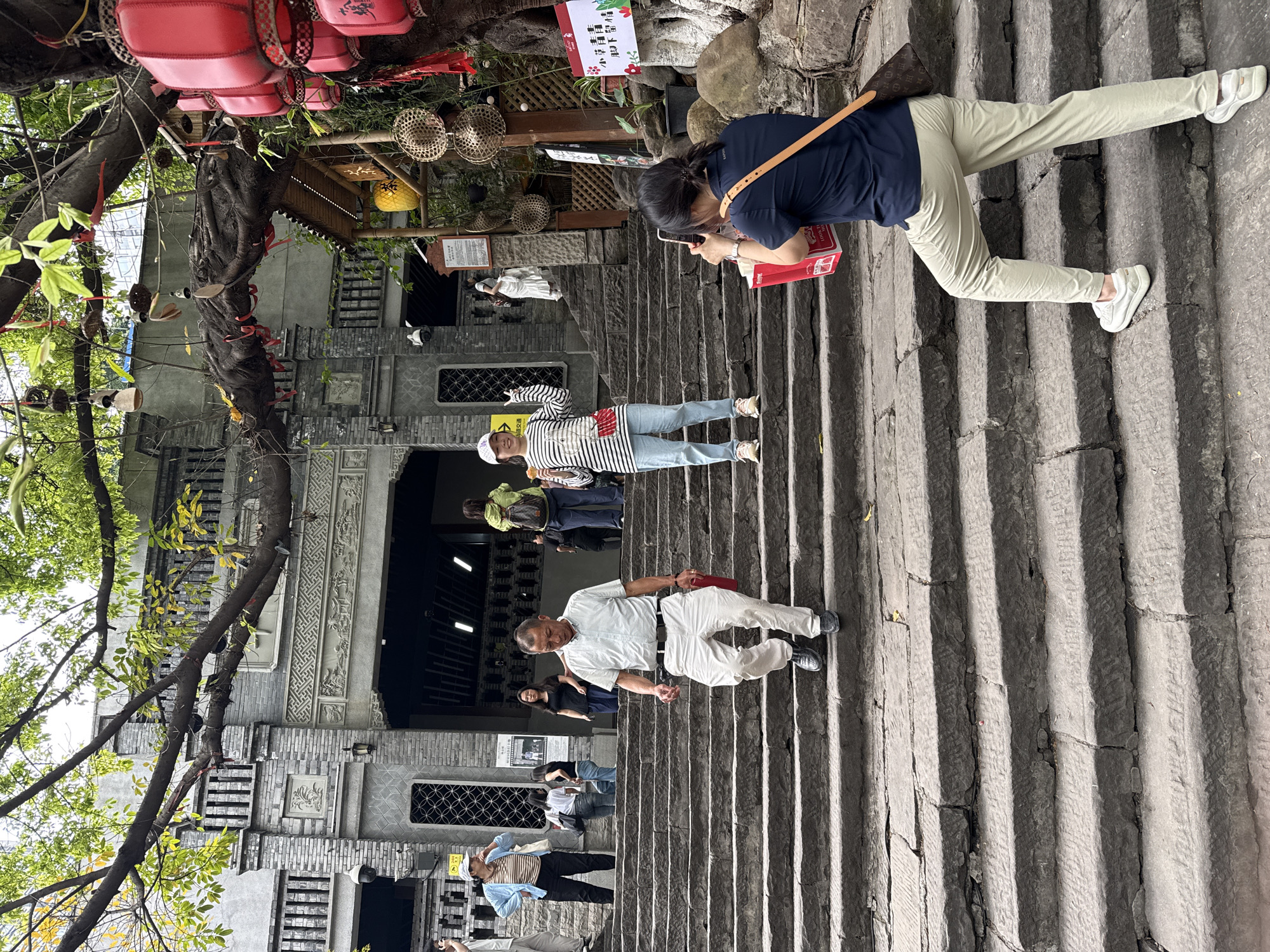 Morning foot traffic recorded in Chongqing's historic Yuzhong District