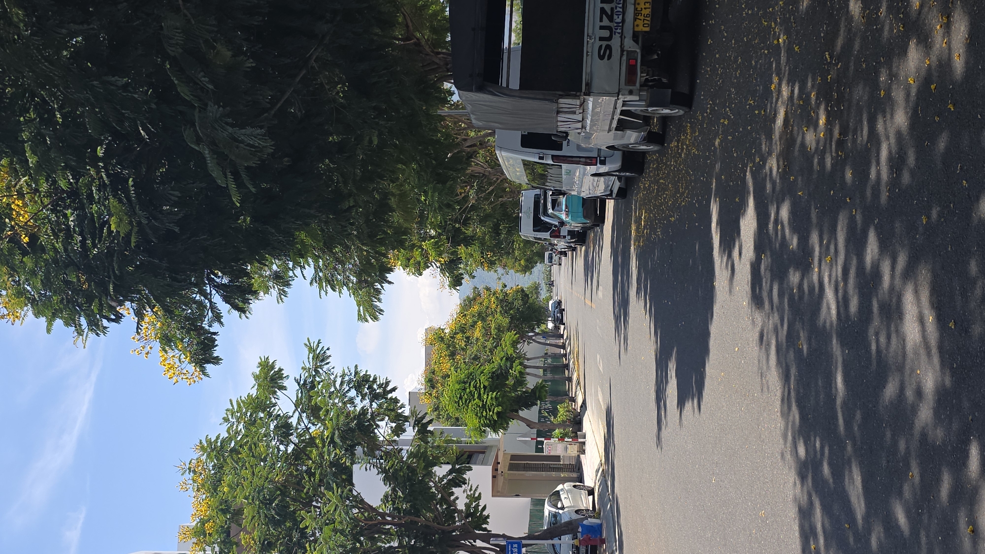 Morning street documentation in Nam Nha Trang Ward, Vietnam