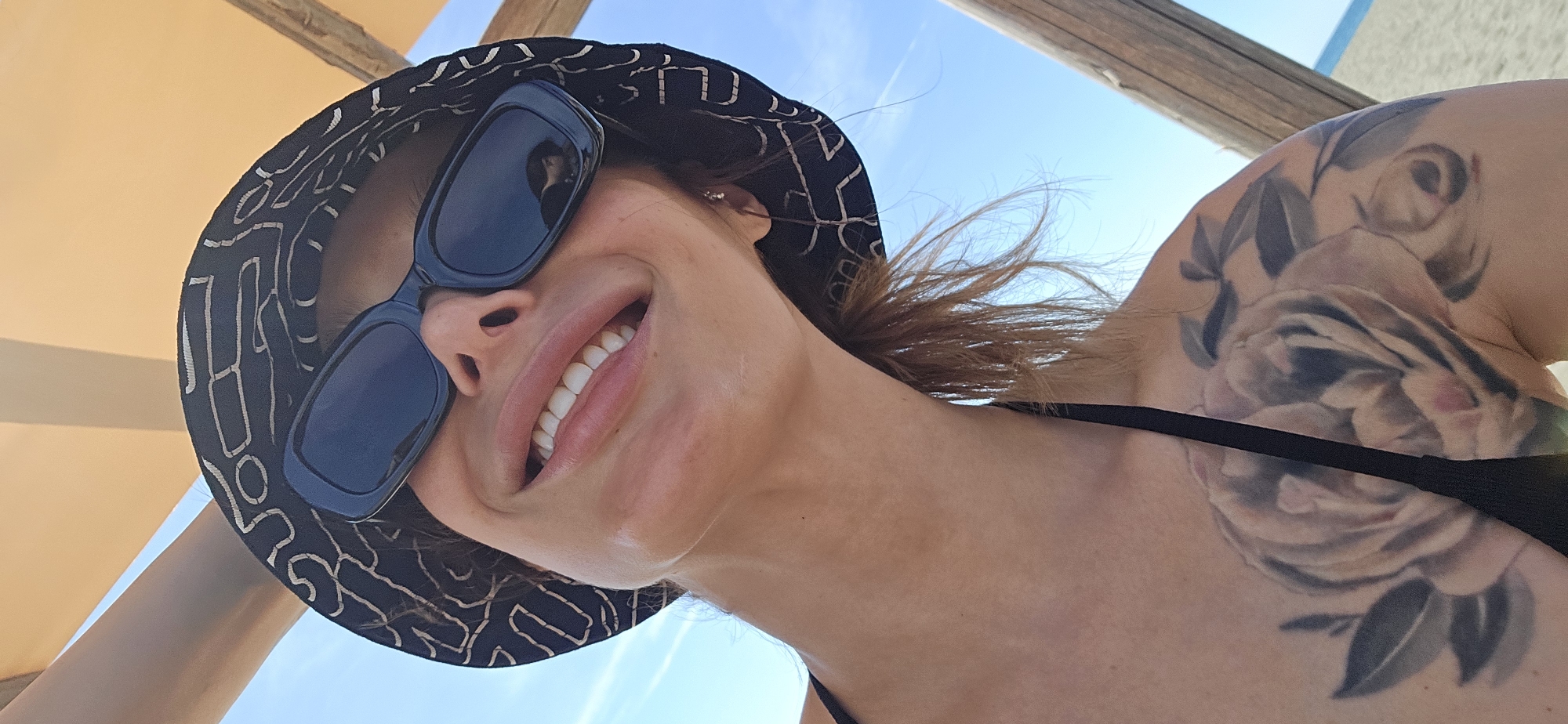 Casual beach day documented at Montenegro's Gornji Štoj resort