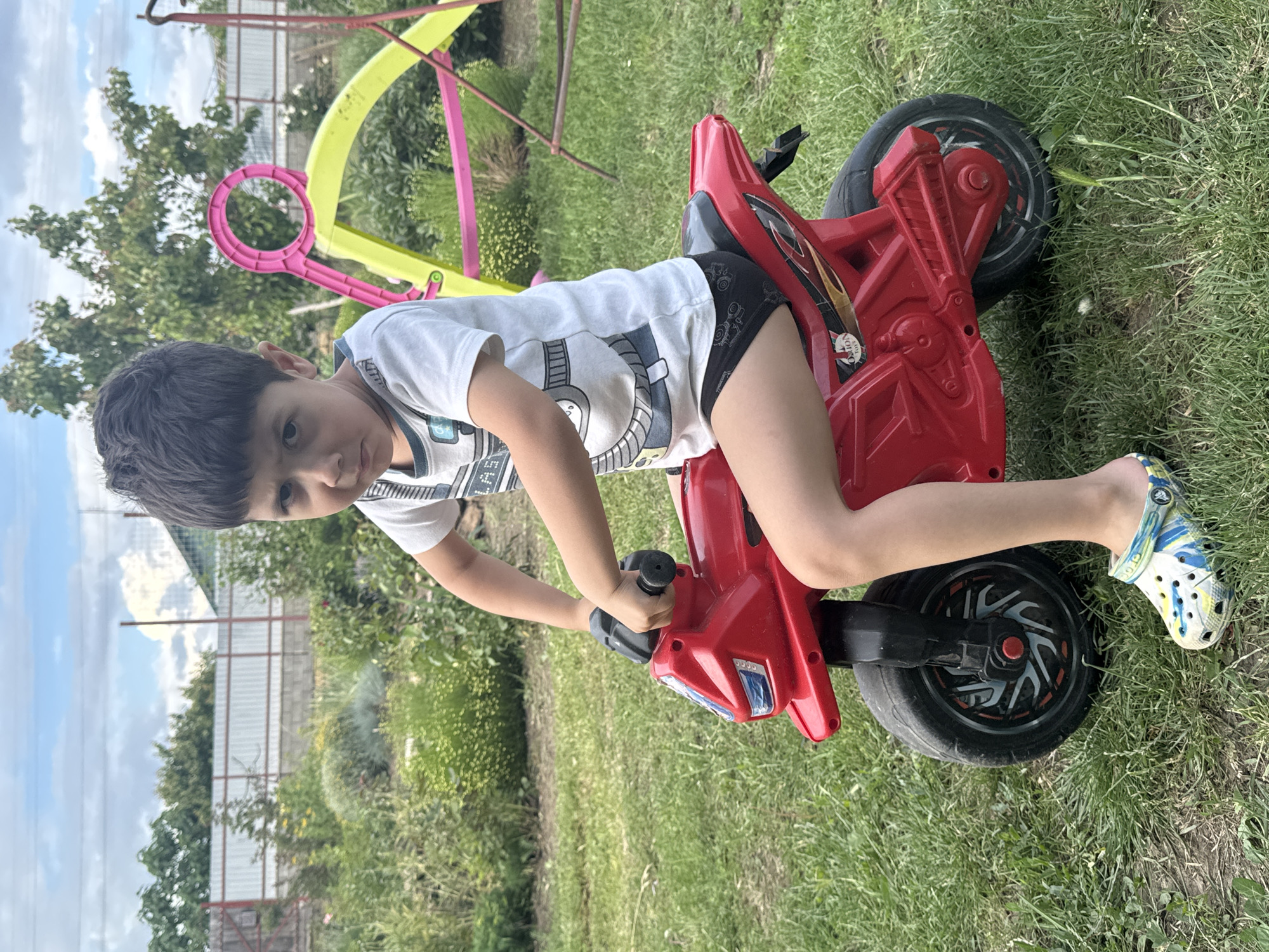 Afternoon at home in Shcherbanka — yard, couch, kitchen