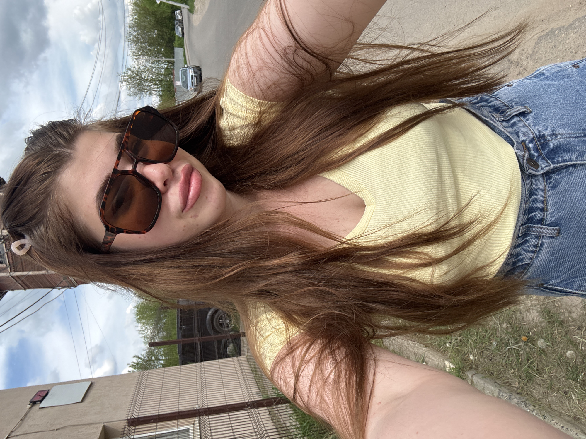 Woman takes selfies, photographs baby with dandelion in Russia