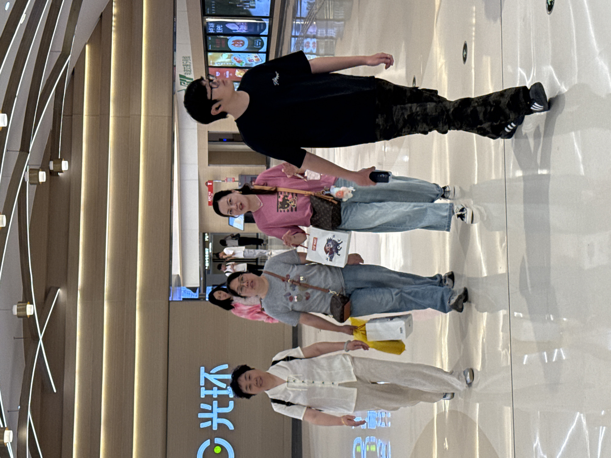 Morning foot traffic observed in Liangjiang commercial building
