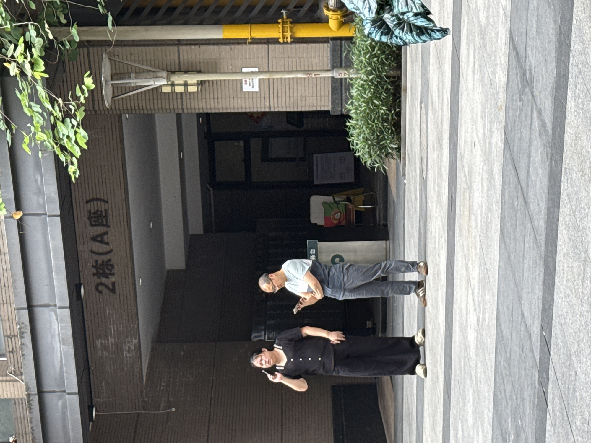 Morning street life documented across Haizhu District, Guangzhou