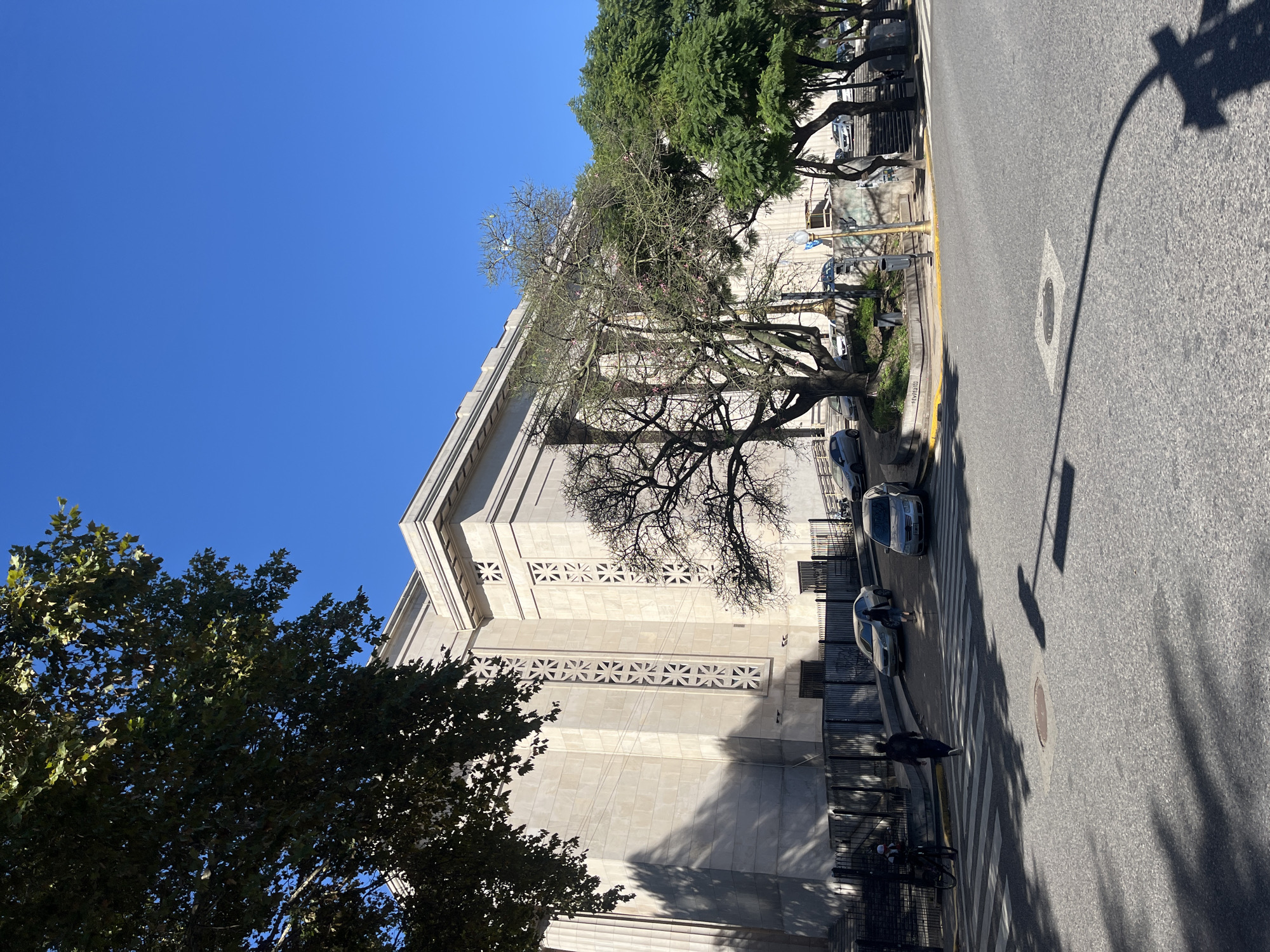 Sunny afternoon documented in Buenos Aires city center