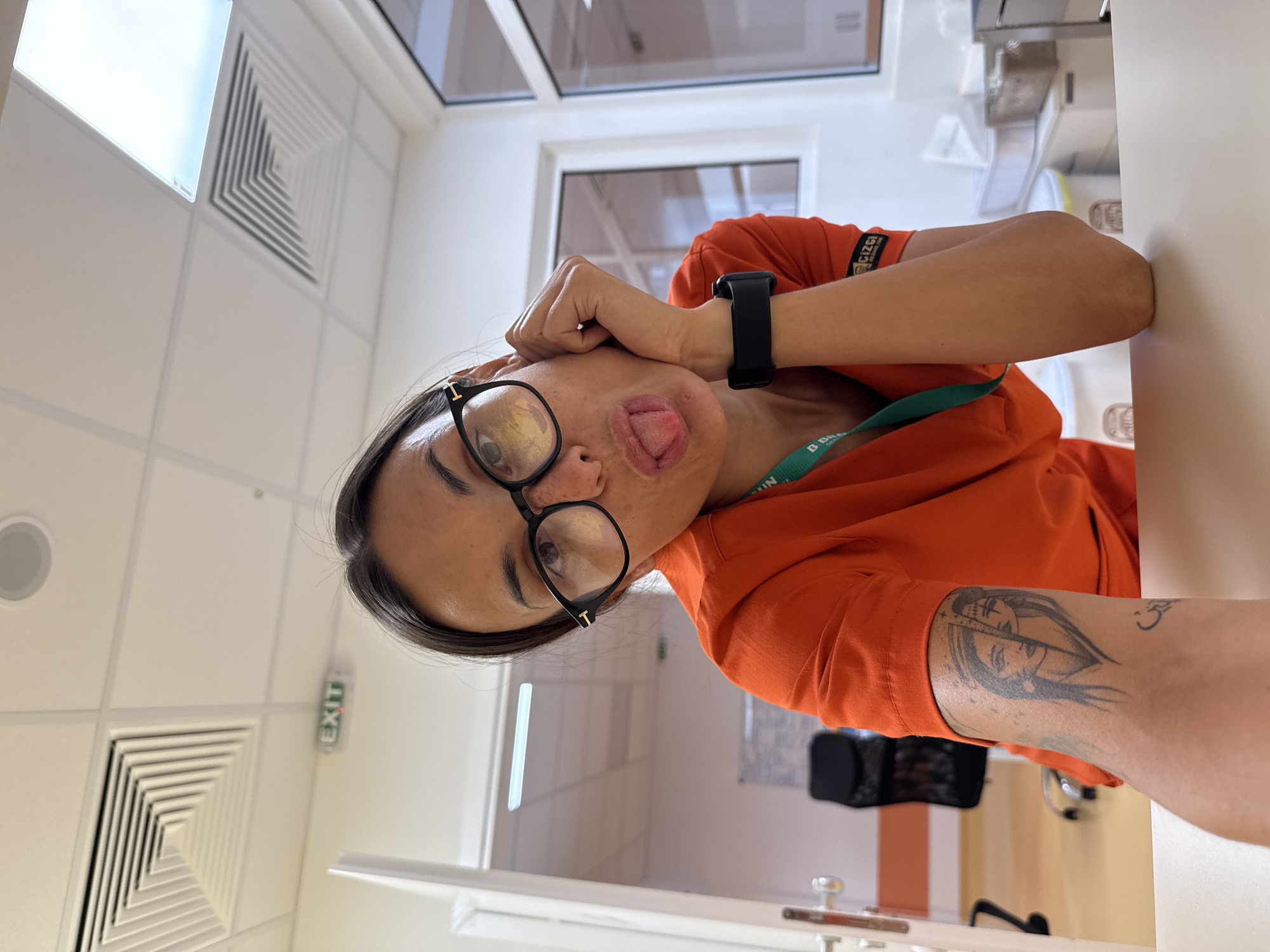 Casual break-time moments in a Pleven medical setting