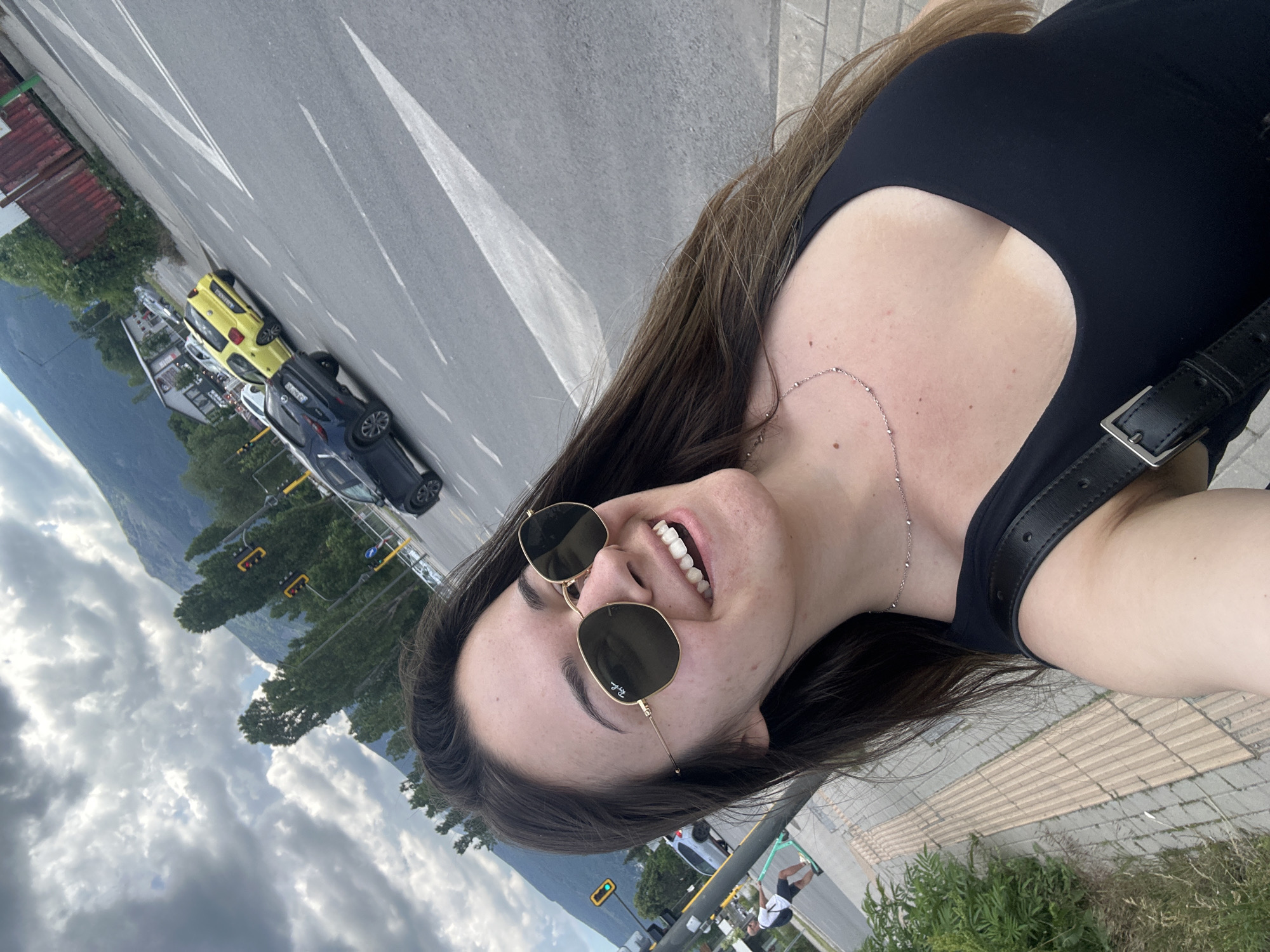 Woman documents Sofia visit with selfies, zoo visit