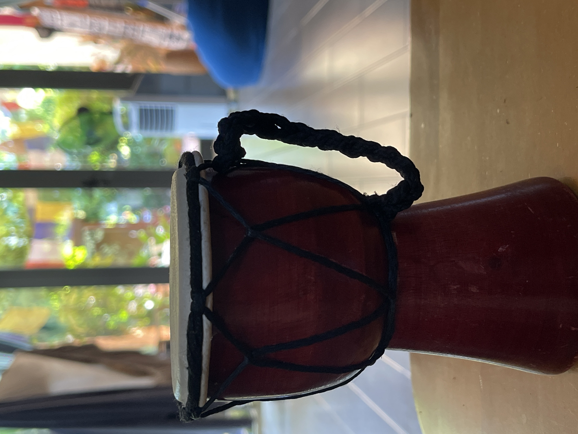Laid-back Đà Nẵng hangout with incense, drums, and dried flowers