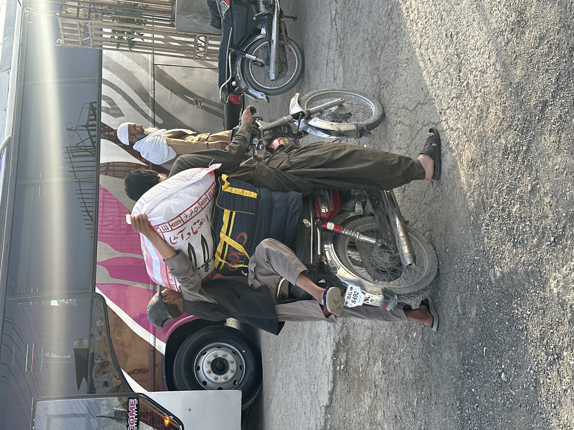 Ordinary street life documented in Quetta during morning hours