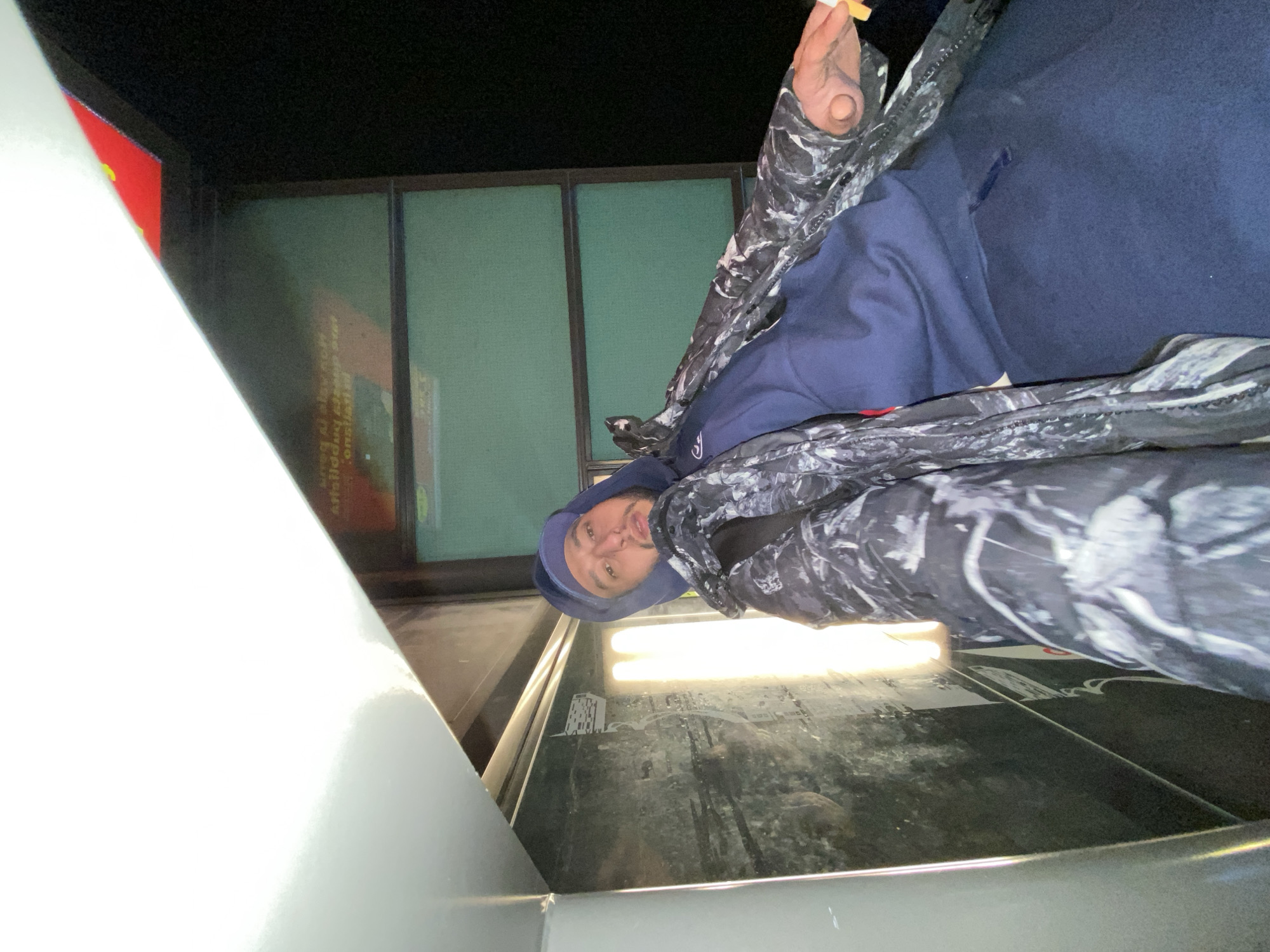 Man spotted smoking at transit stop in Bischheim