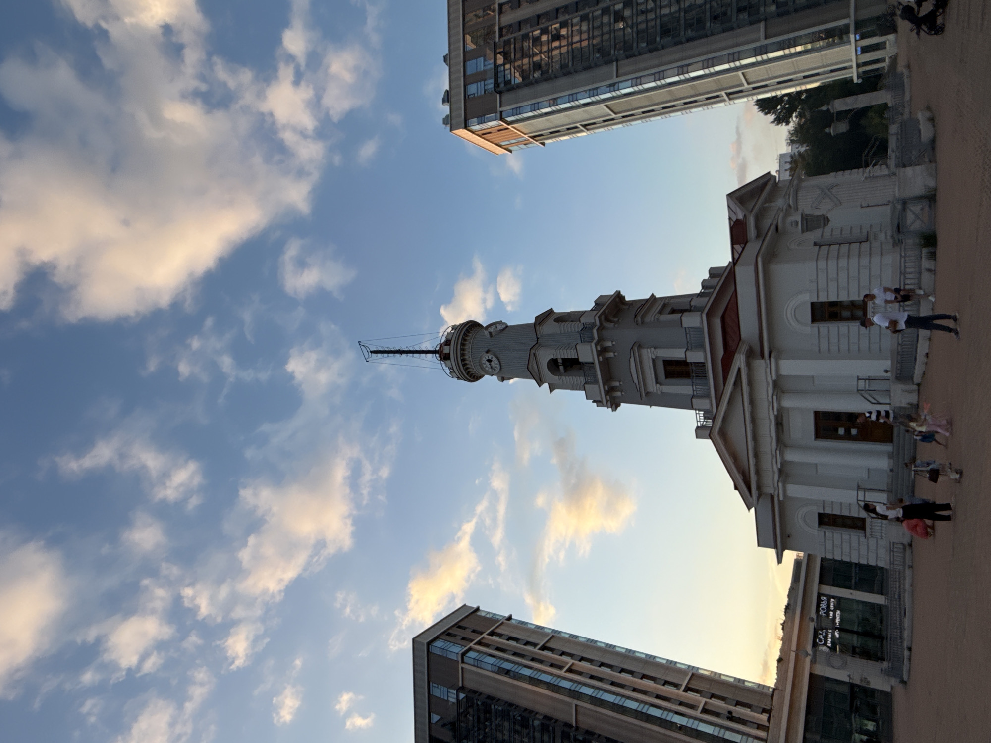 Moscow golden hour: landmarks, parks, and a sunset stroll