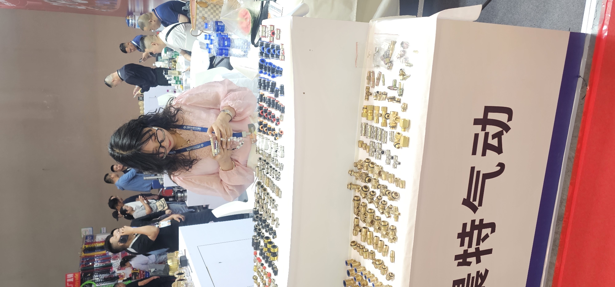 Auto parts trade show held overnight in Liangjiang, China