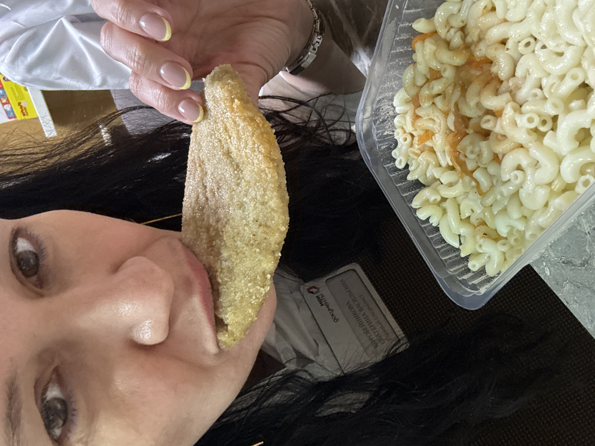 Morning desk snacks and daily life documented in Chaikovsky