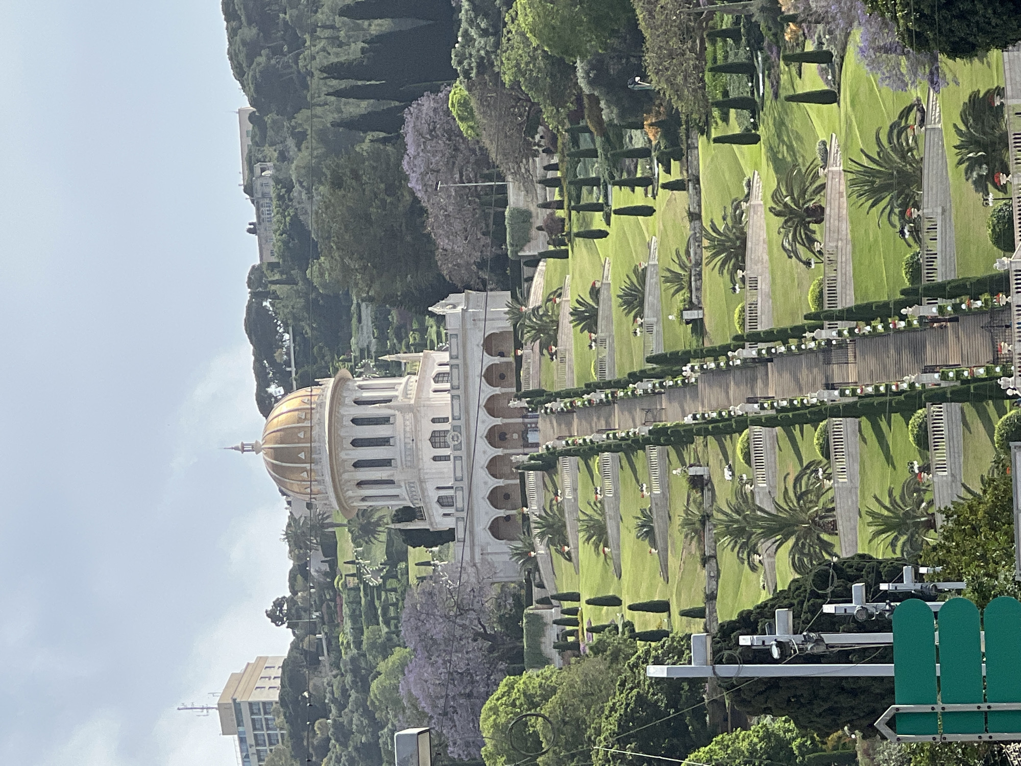 Tourist captures Baha'i Gardens visit and lunch in Haifa
