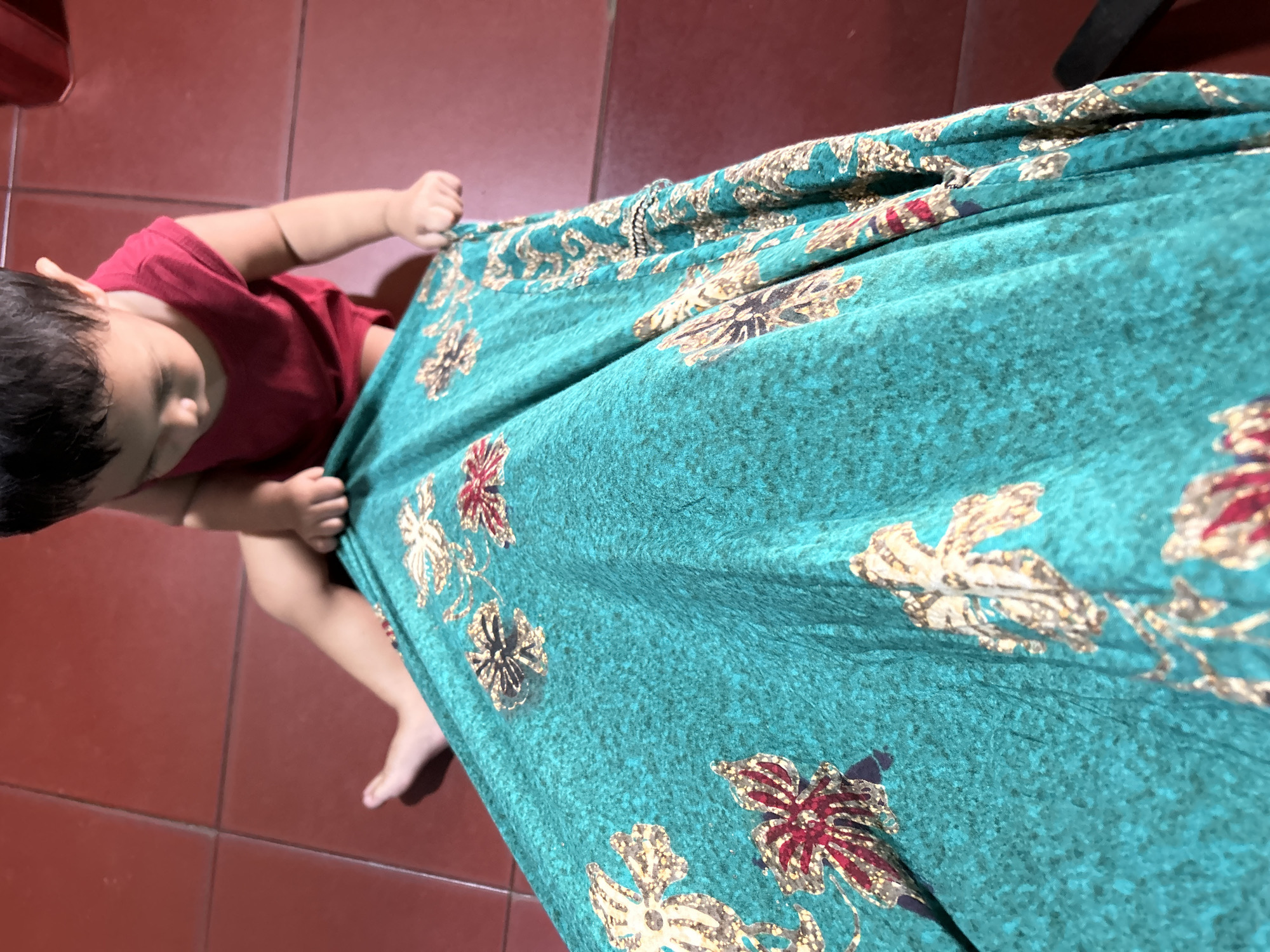 Family morning at a Depok home with food, kids, and festivities
