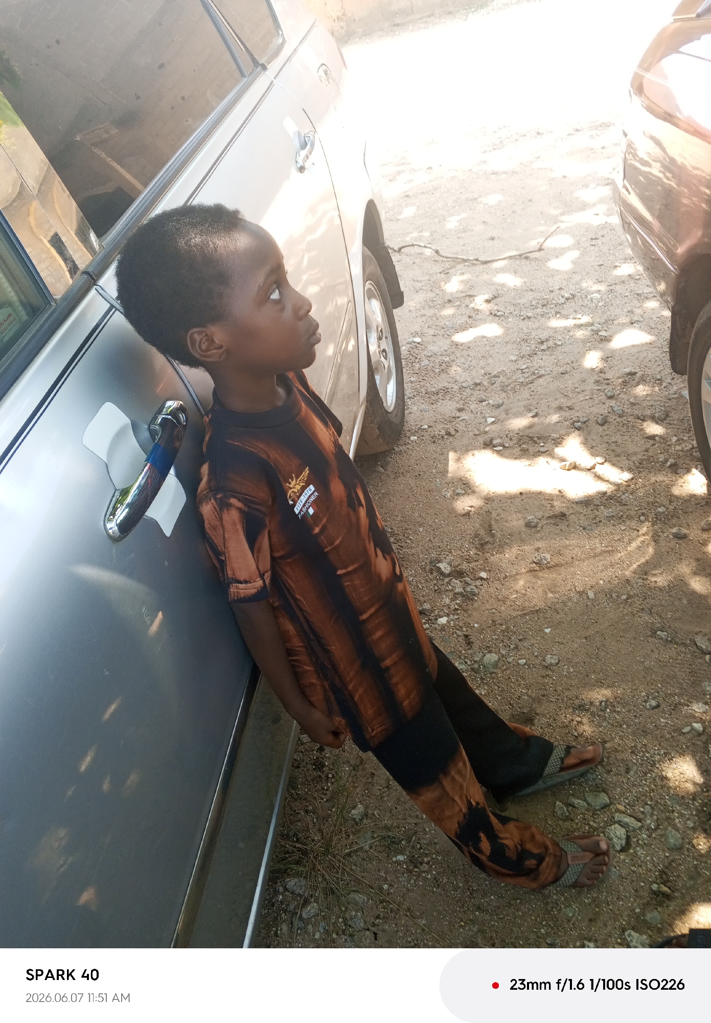 Casual outdoor scenes documented in Nigeria's Suleja-Madalla region
