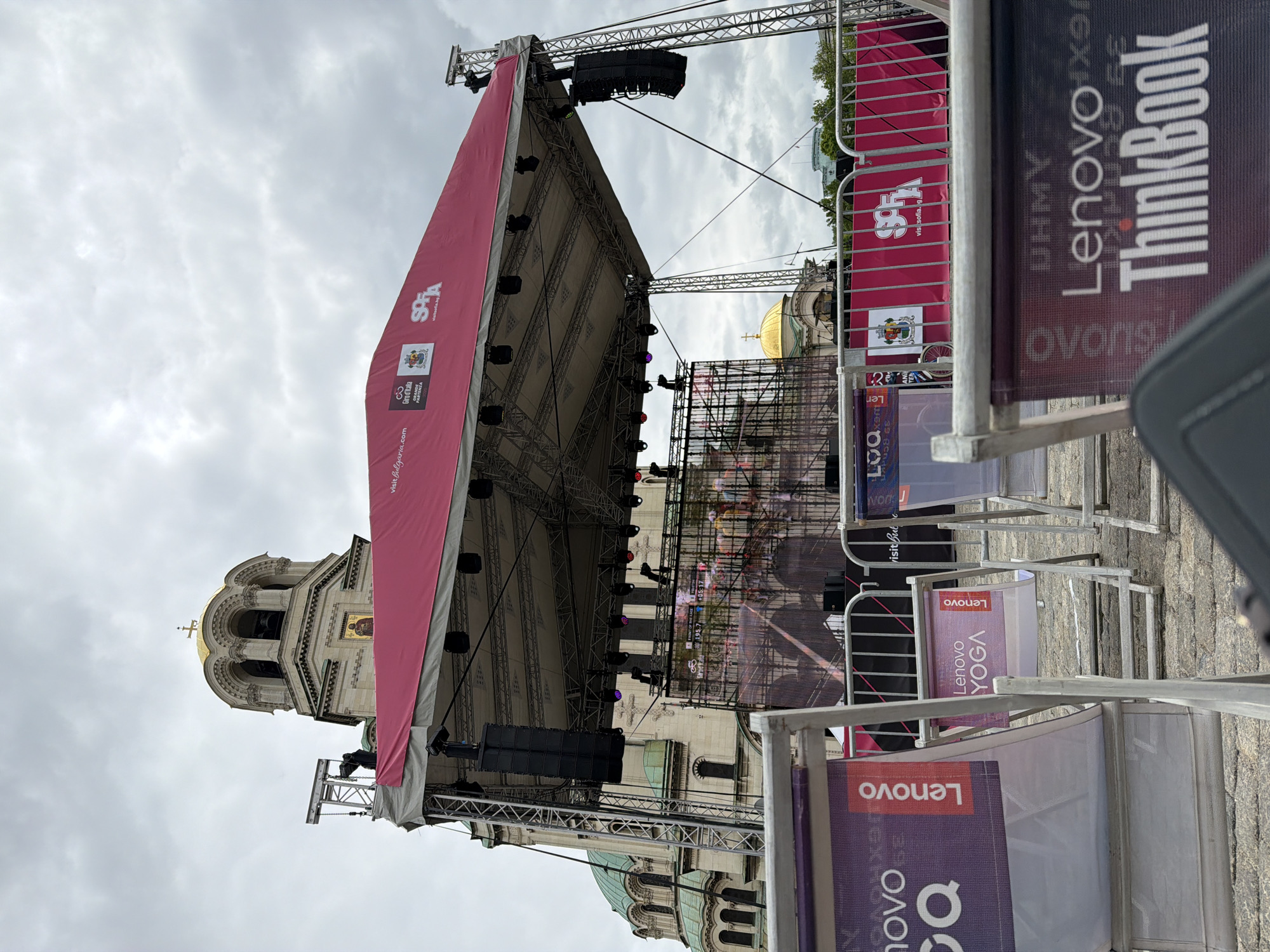 Cycling event staged at Sofia's Alexander Nevsky Cathedral