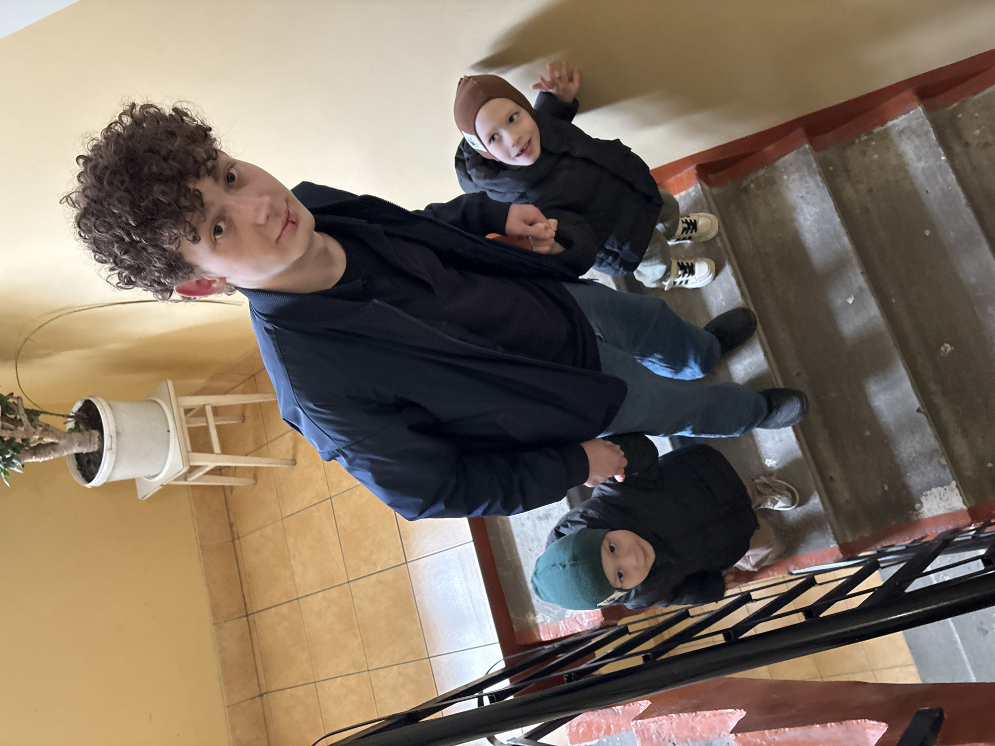 Three people spotted on staircase in Ulyanovsk residential building