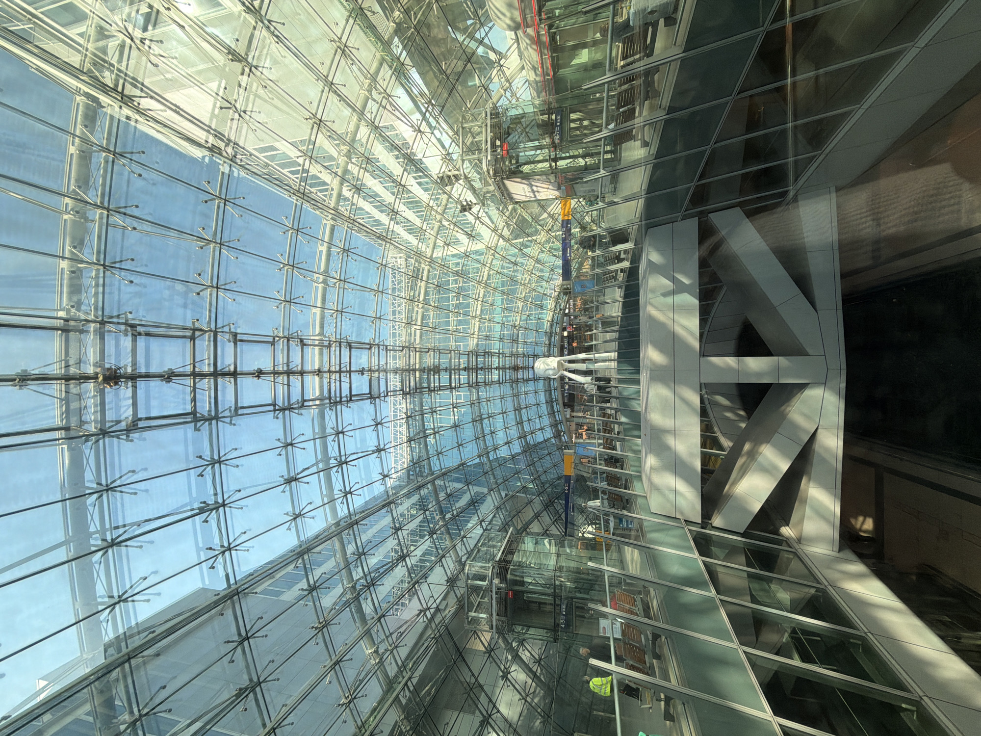 Frankfurt Airport Squaire interior architecture documented by witnesses