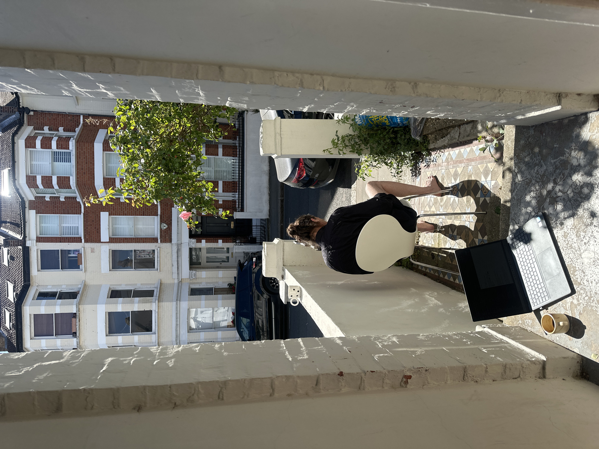 Londoner documents afternoon residential scene from multiple perspectives