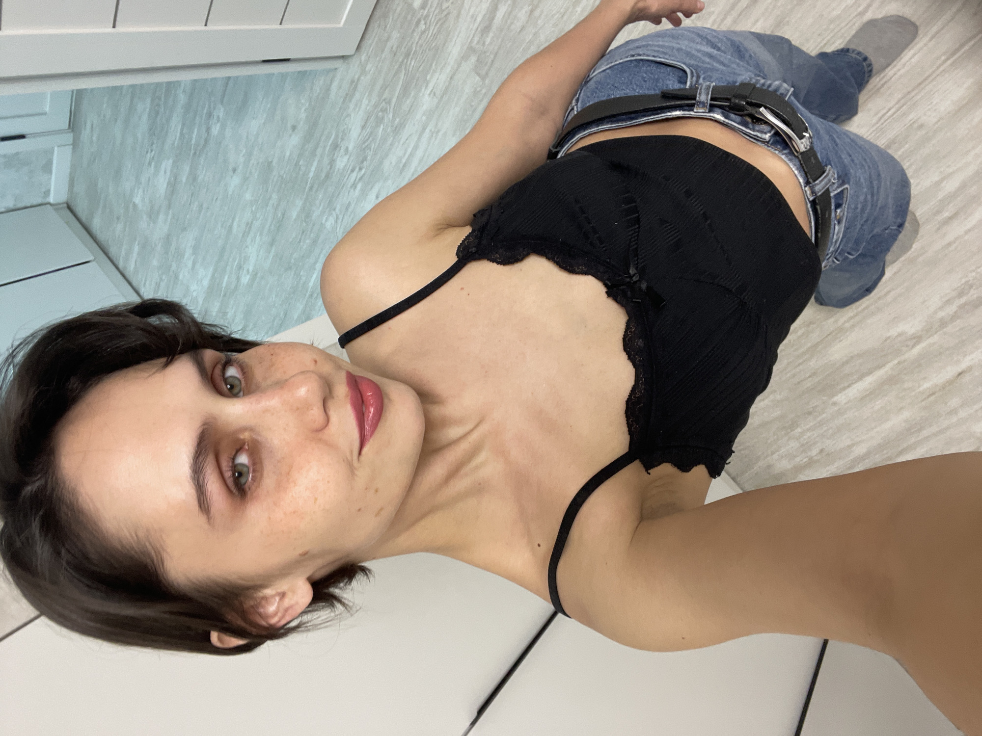 Woman documents afternoon selfie session in Izhevsk, Russia