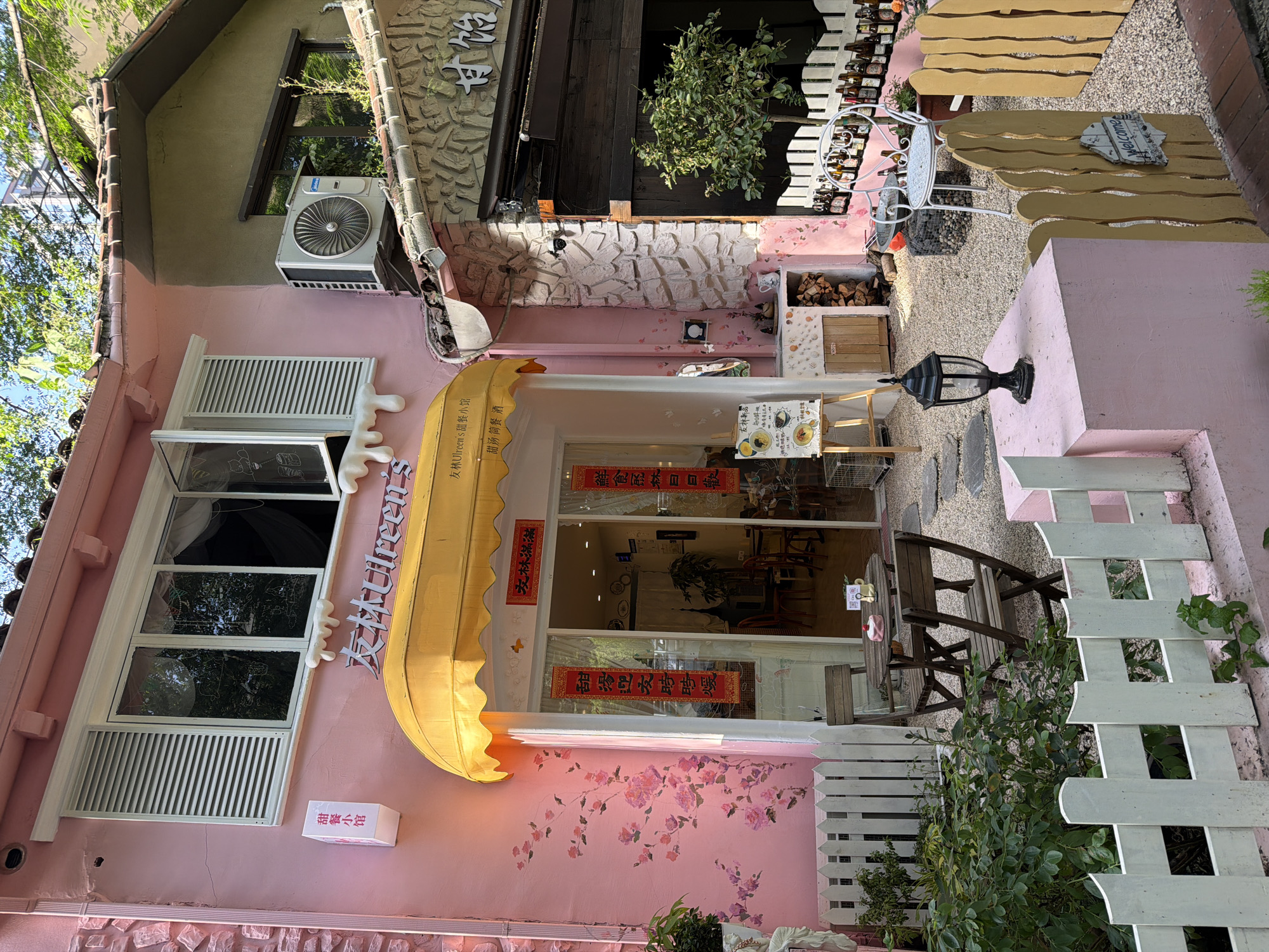 Shopper visits Christmas-decorated crystal shop and restaurant in Liangjiang