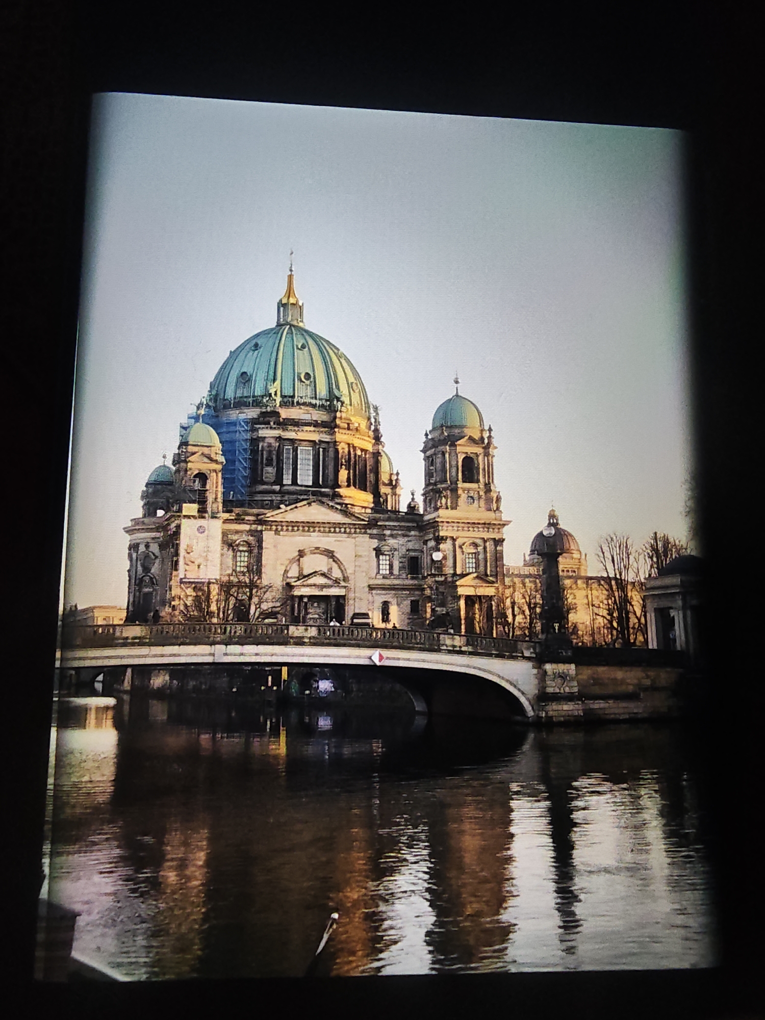 Tourist captures German landmarks and casual moments in evening documentation