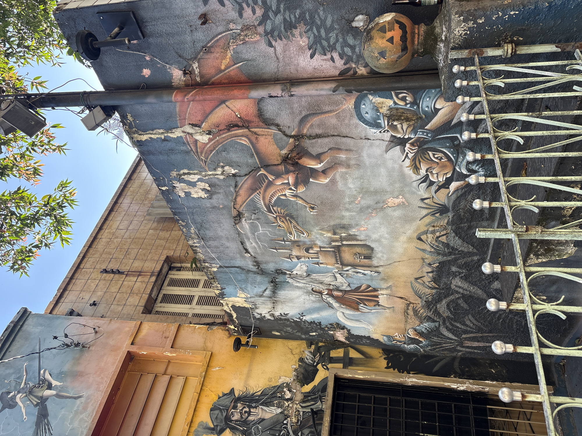 Street art, architecture, and everyday movement in São Paulo