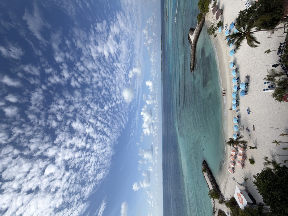Everyday beach life and wildlife captured on Maldives island