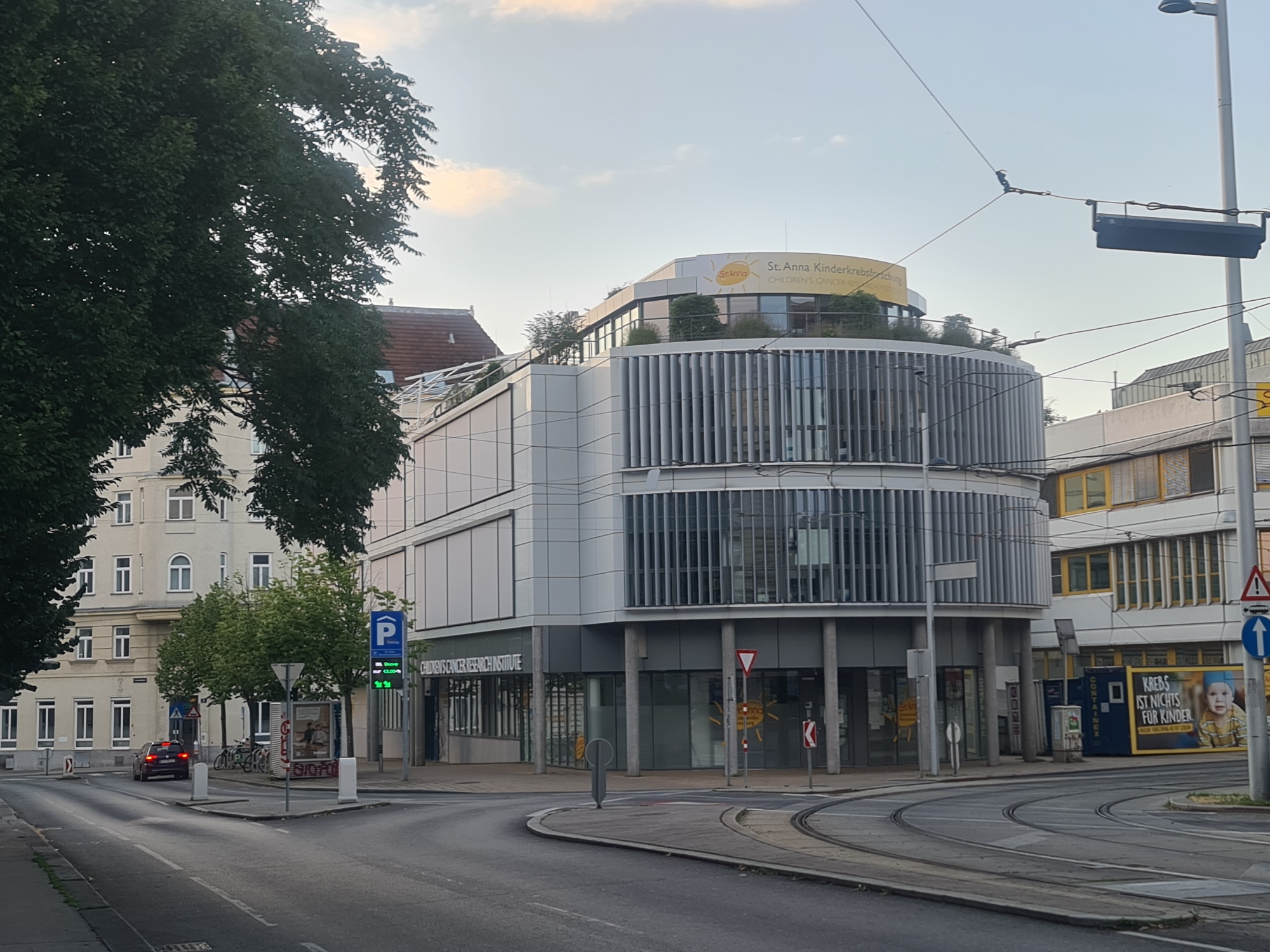 Vienna street loop: historic facades, the St. Anna Institute, and a Ringstrasse demolition site
