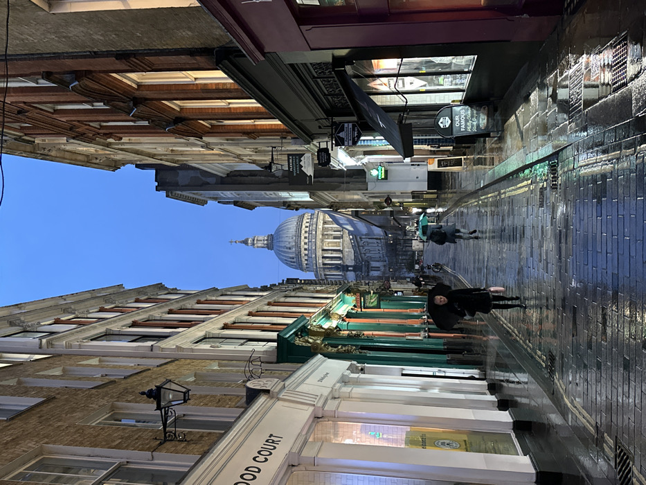 London witness documents twilight street view and indoor bar scene