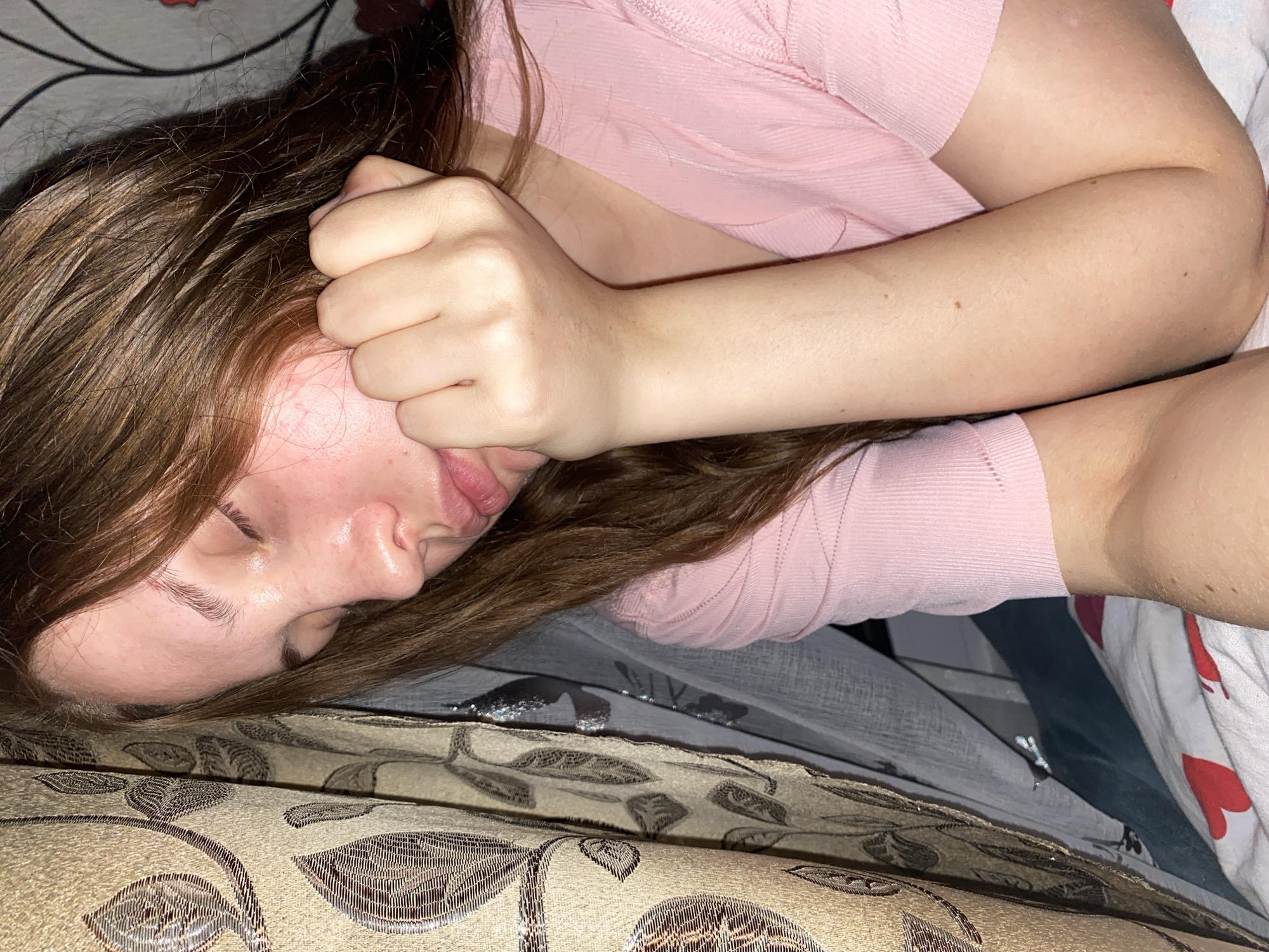 Candid bedroom shots with a stuffed shark, Вассята