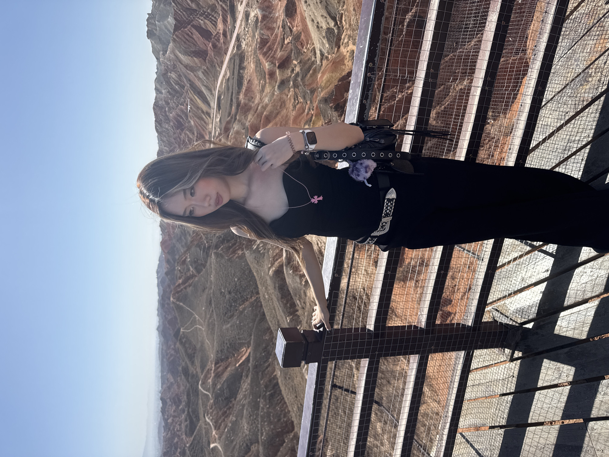 Tourist captures colorful Danxia mountain views at Zhangye park