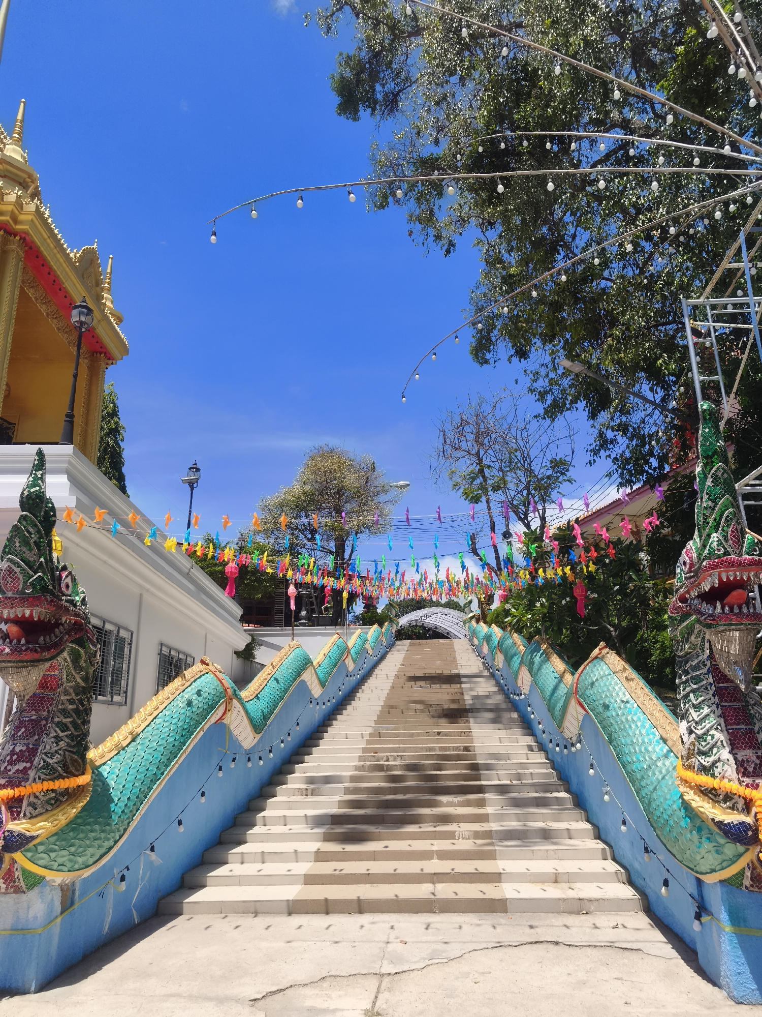 Witnesses capture daily life scenes in Thai village