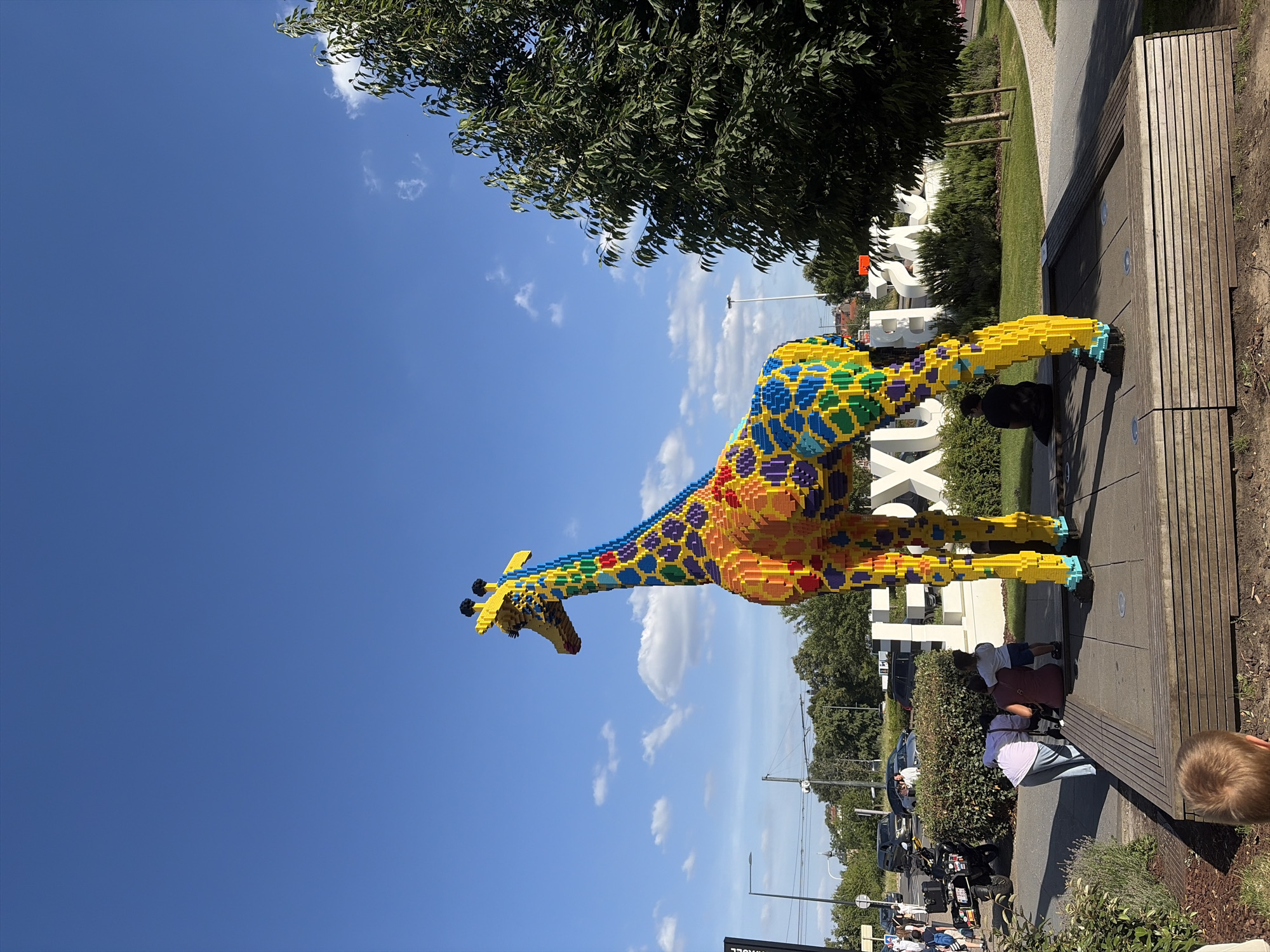 LEGO giraffe and afternoon browsing at Docks Bruxsel