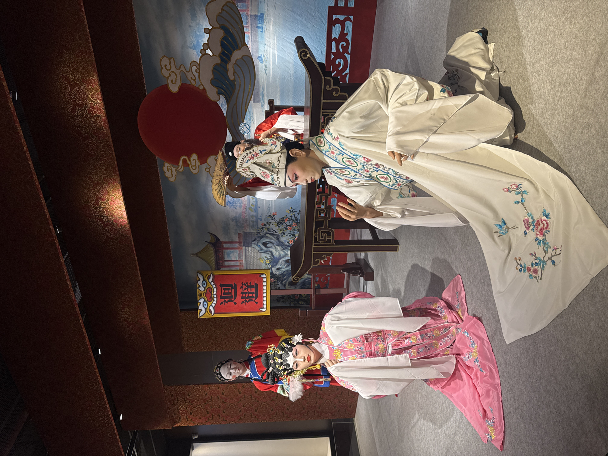 Traditional Chinese garden scene captured in Liwan District