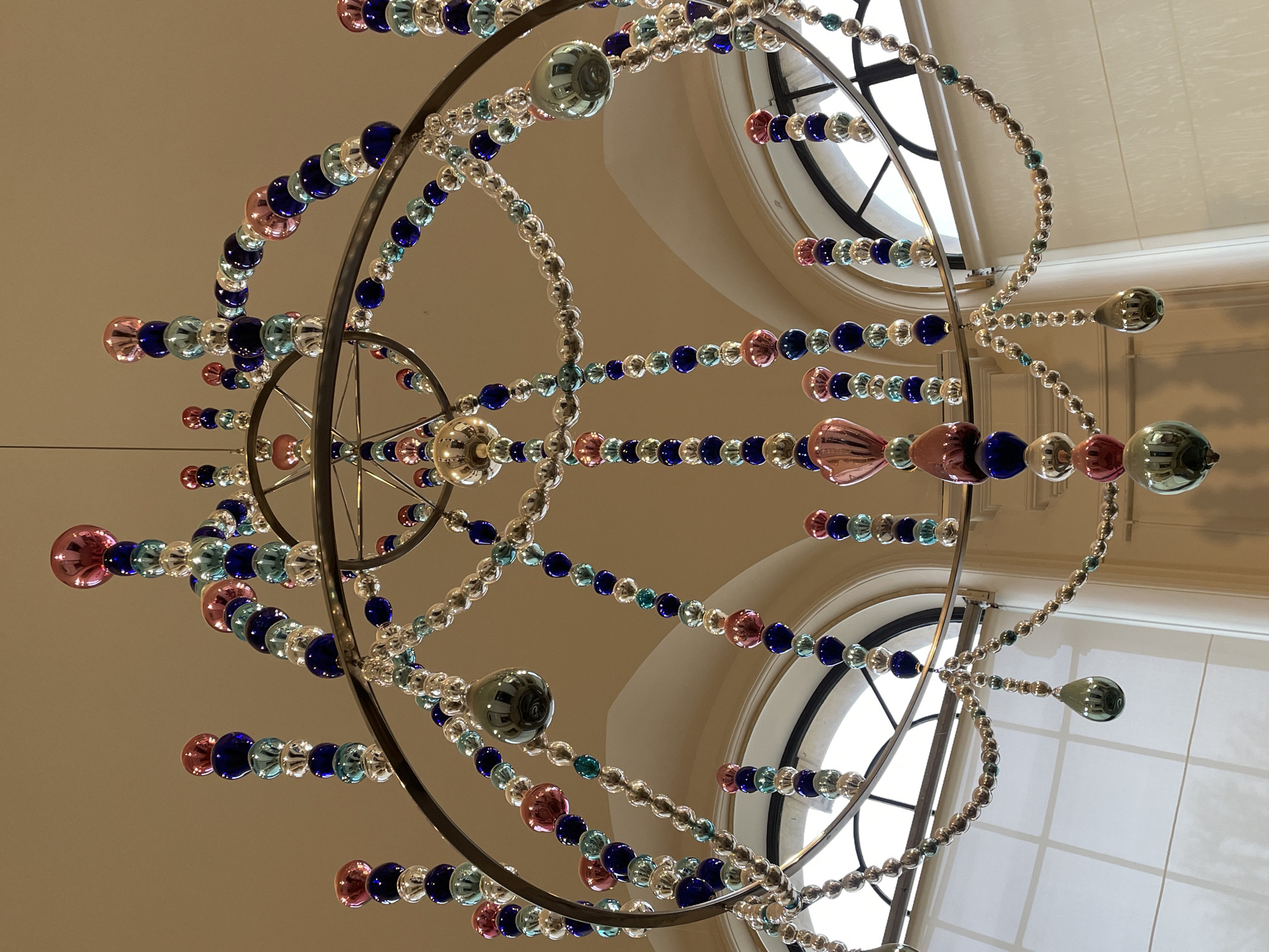 Cultural tour through Paris landmarks documented in eight minutes