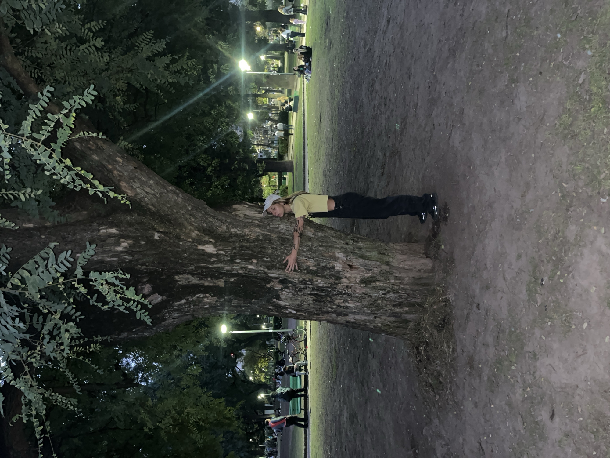 Evening life unfolds across Buenos Aires neighborhoods