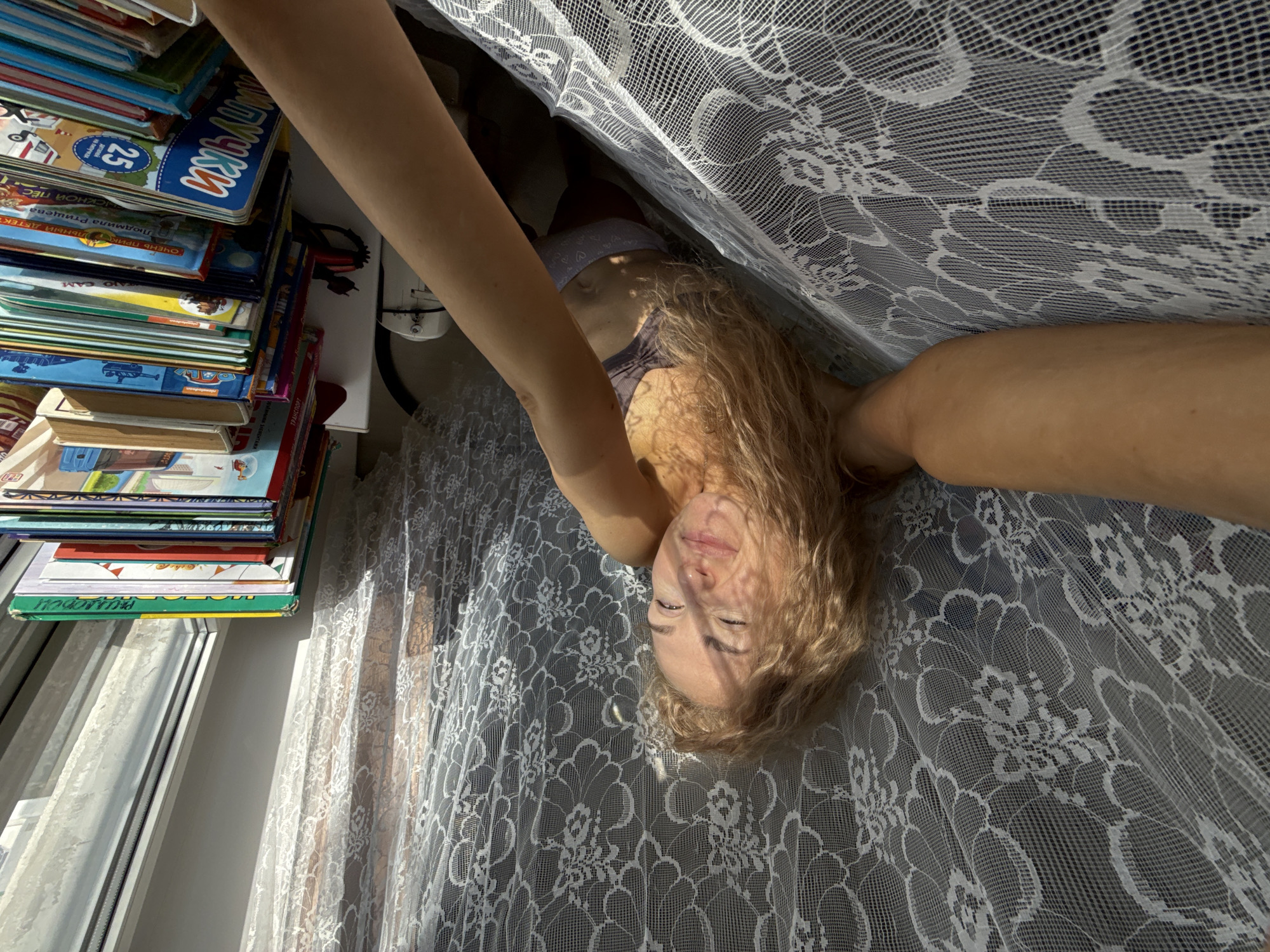 Quiet domestic moments captured across Chaikovsky during early morning