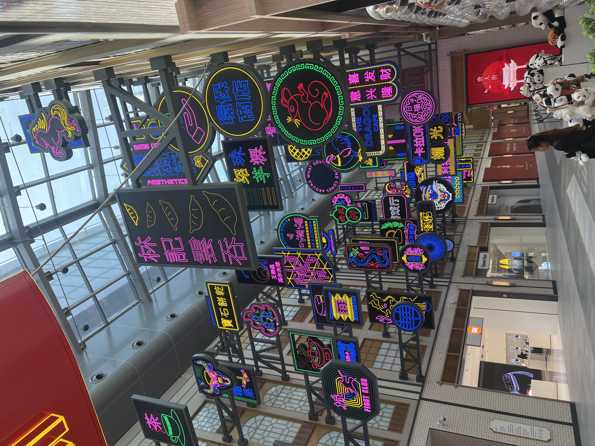 Early morning scenes documented across Dubai Mall's various sections