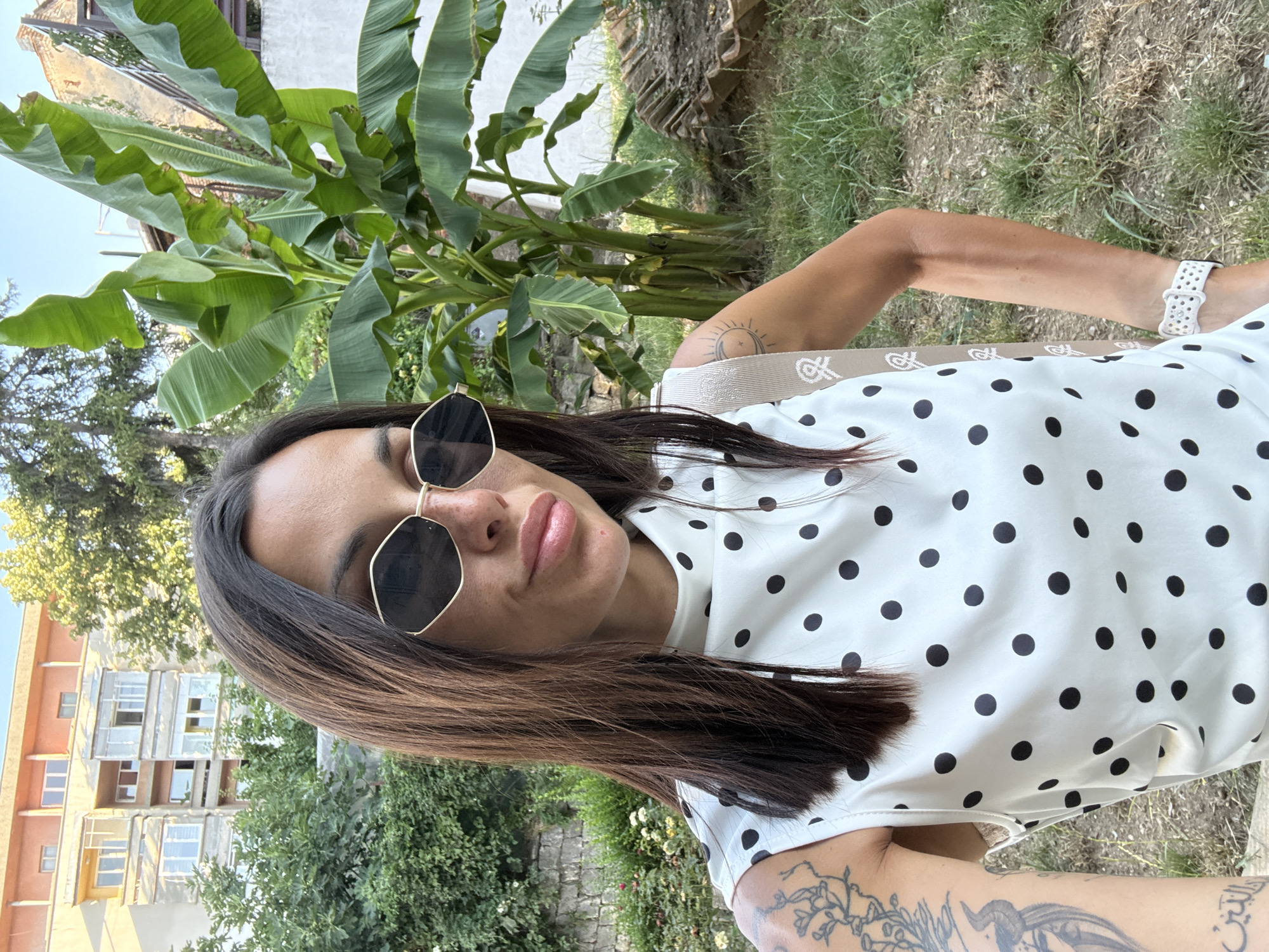 Selfie stop in Pleven, polka dots and summer sun