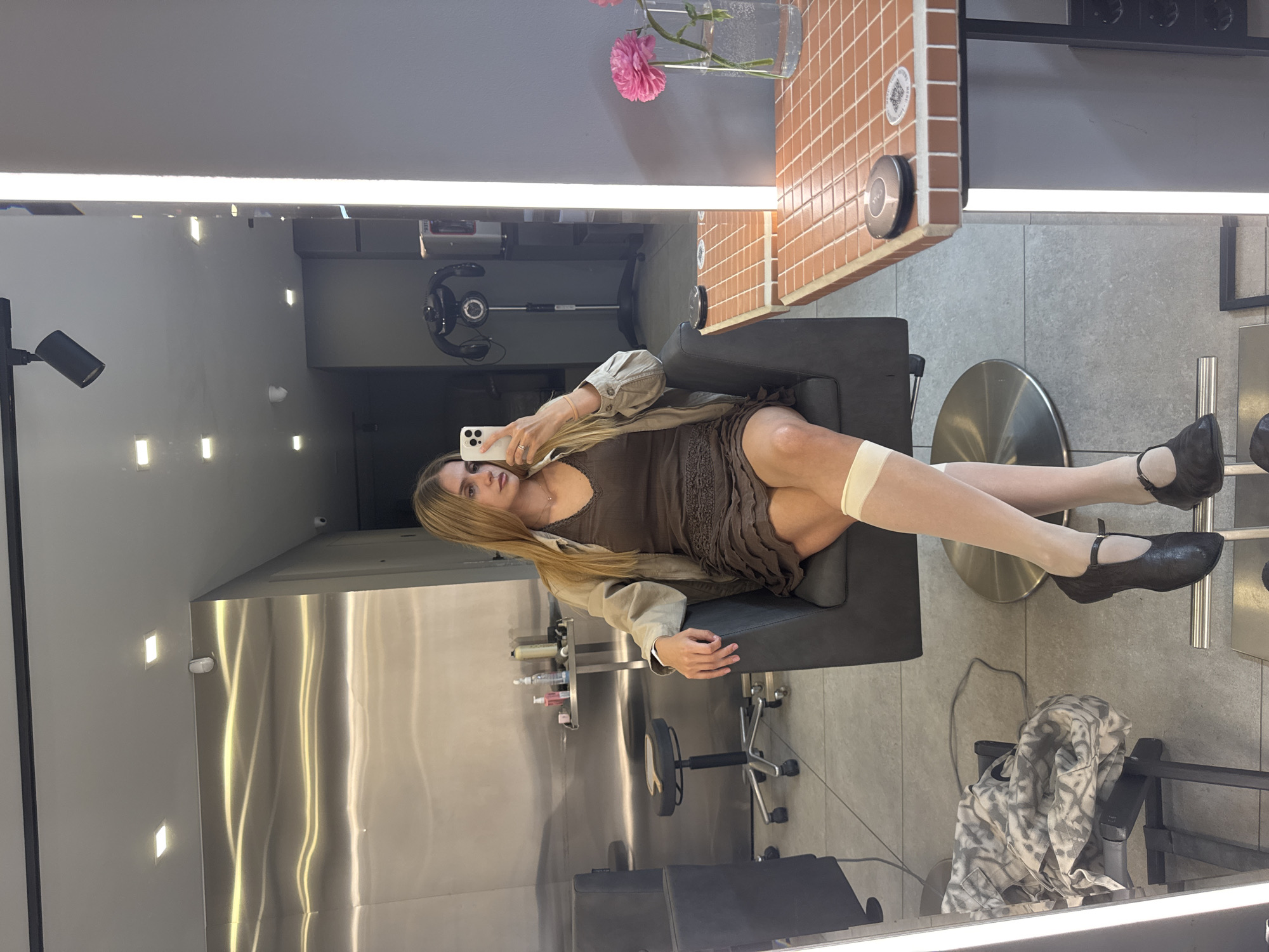 Woman documents hair salon visit in Tbilisi