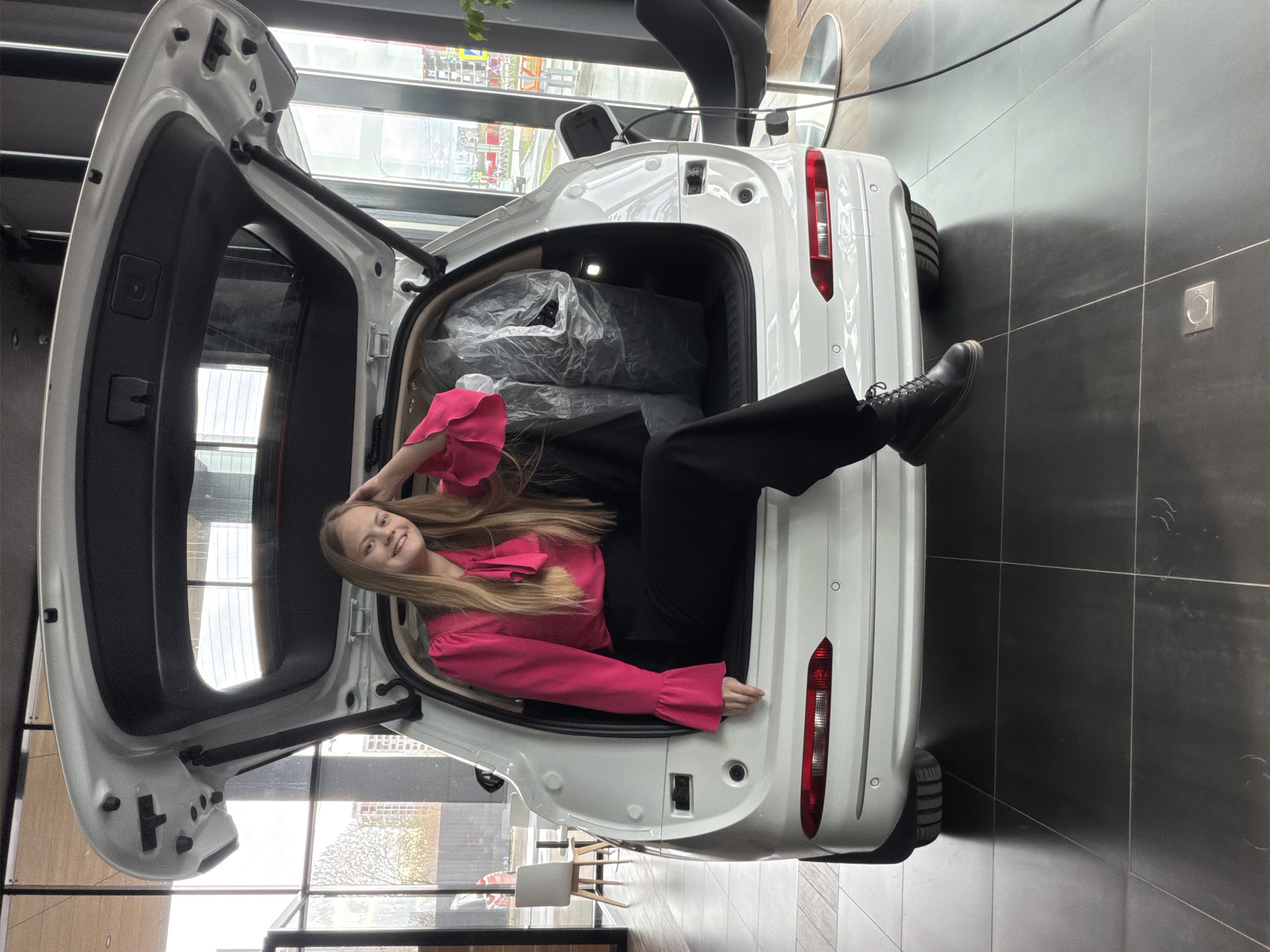 Woman observed in car trunk at Izhevsk showroom